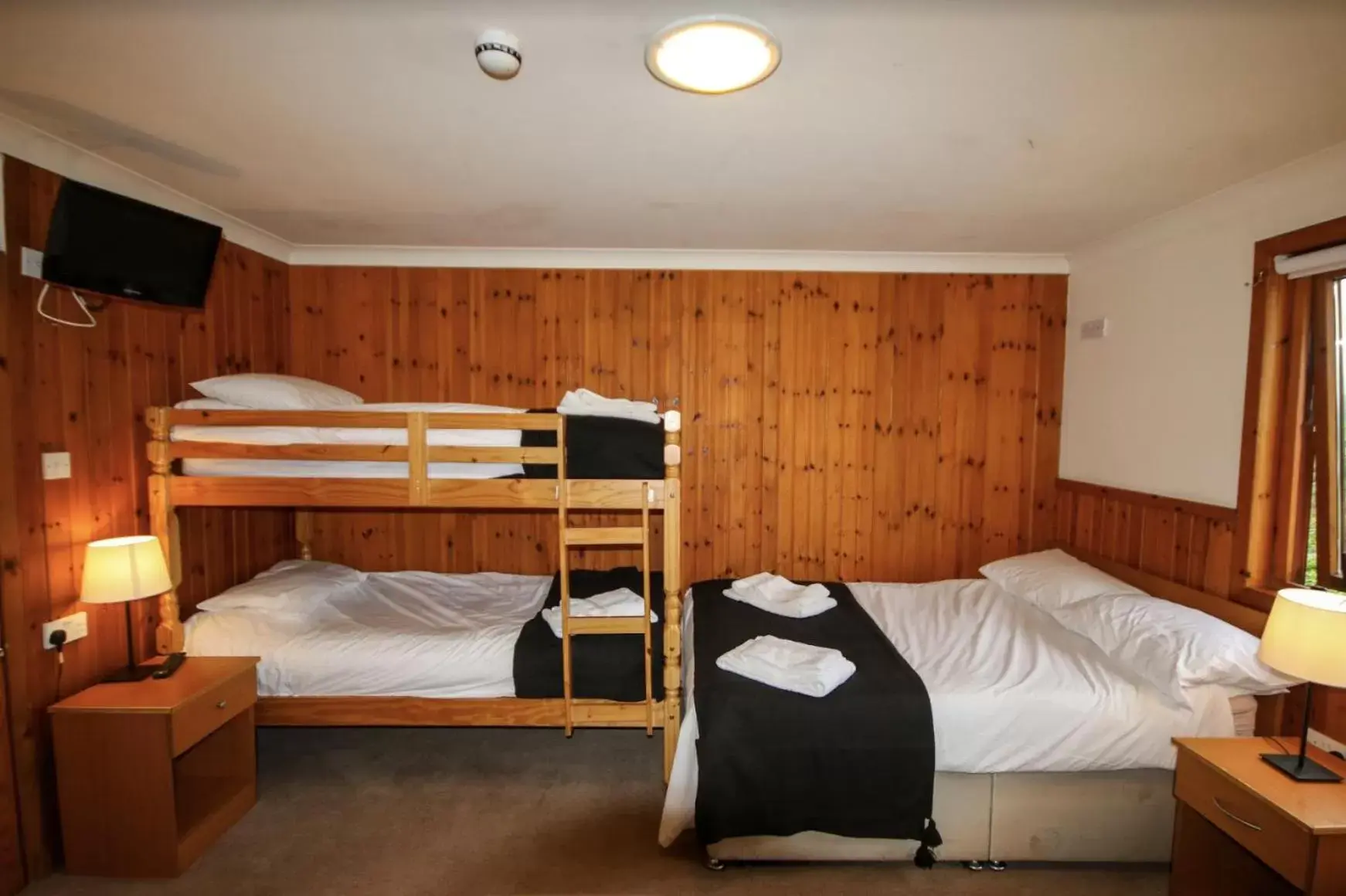 Bedroom, Bunk Bed in Roam West