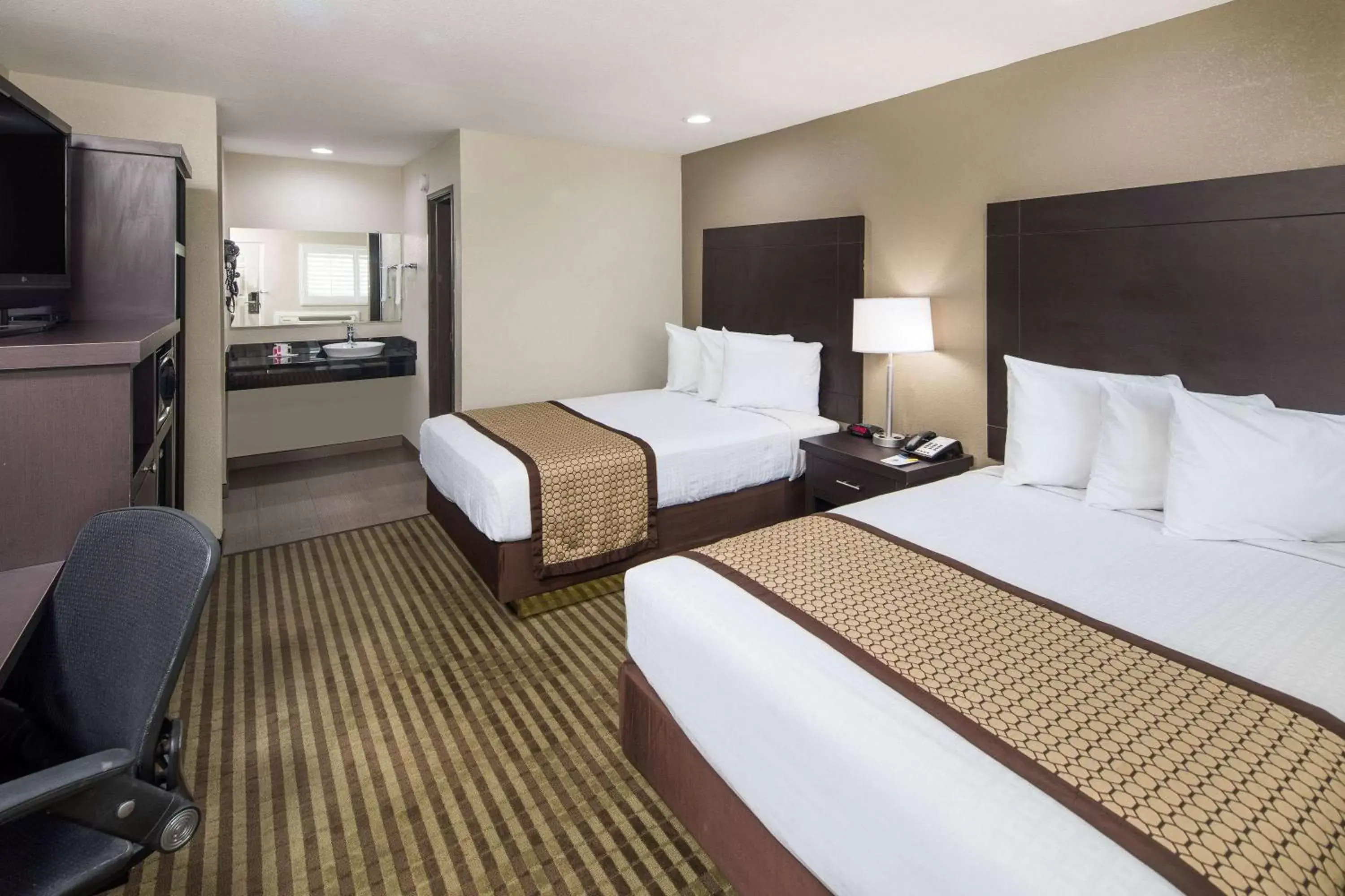 Photo of the whole room, Bed in Days Inn by Wyndham El Centro