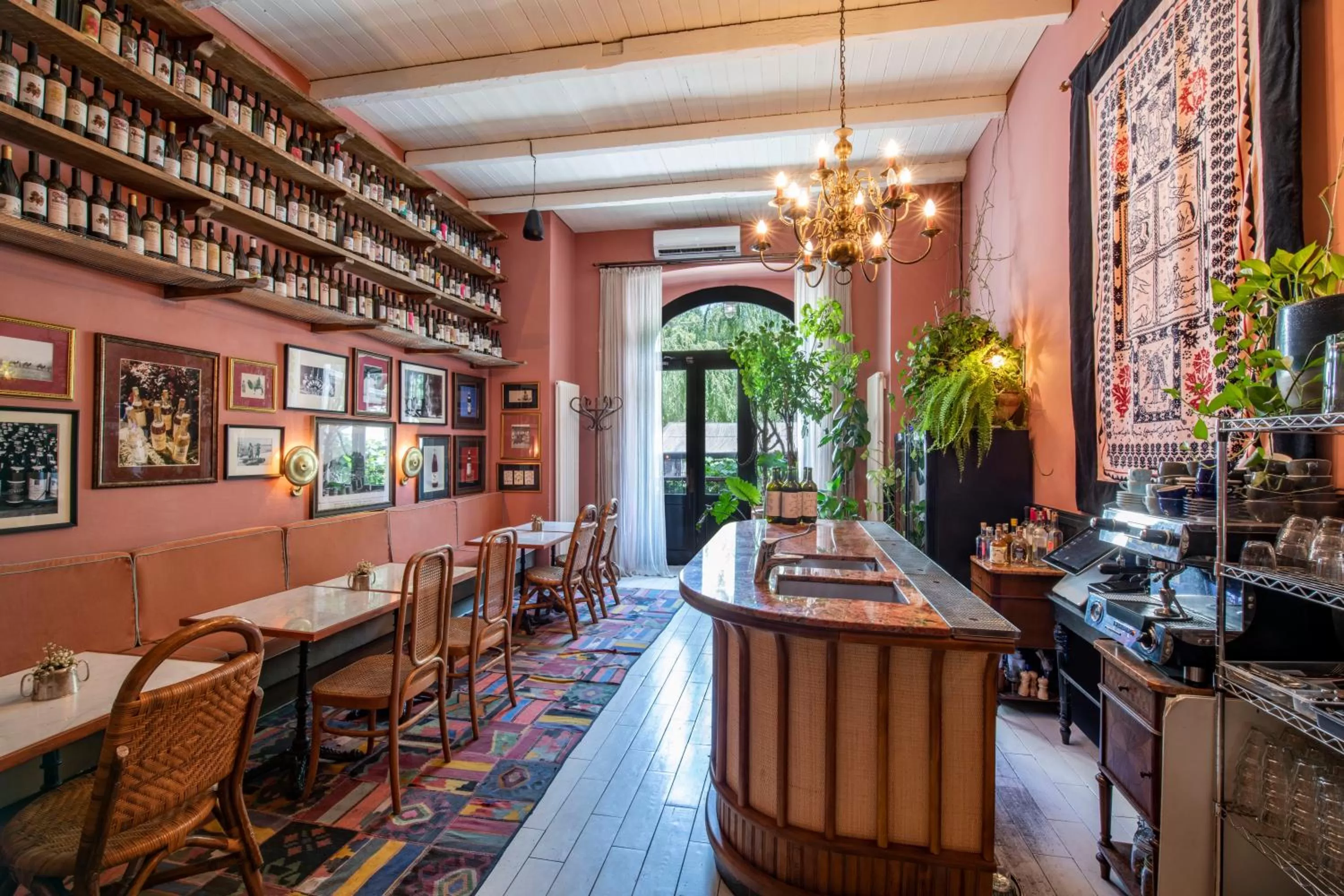 Restaurant/places to eat in Communal Hotel Plekhanovi