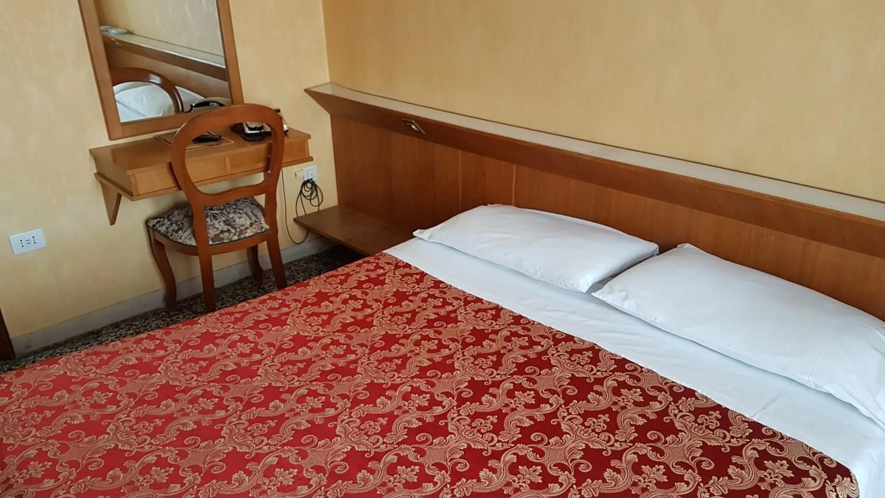 Single Room in Grande Albergo Abruzzo