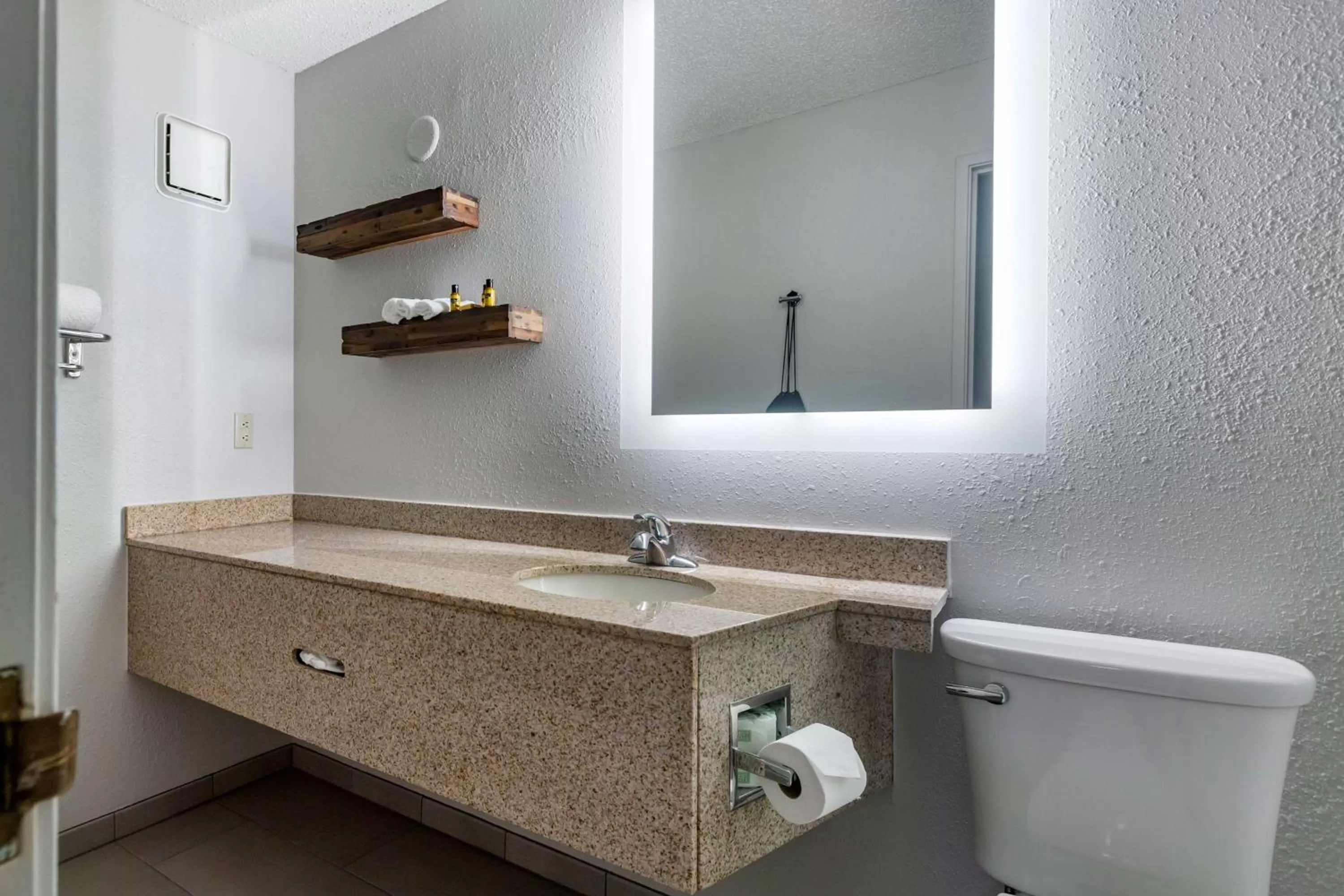 Bathroom in Best Western Plus Como Park Hotel