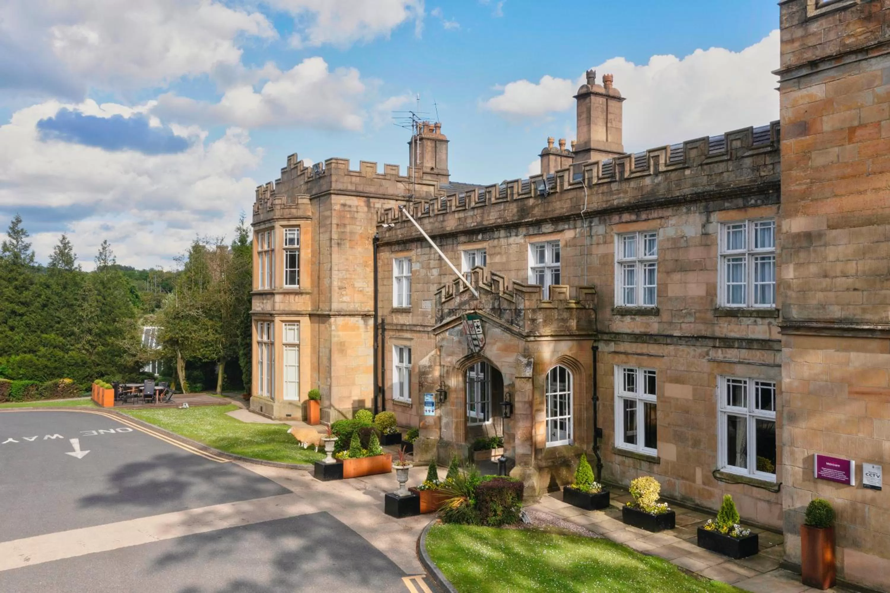 Property building in Mercure Blackburn Dunkenhalgh Hotel & Spa