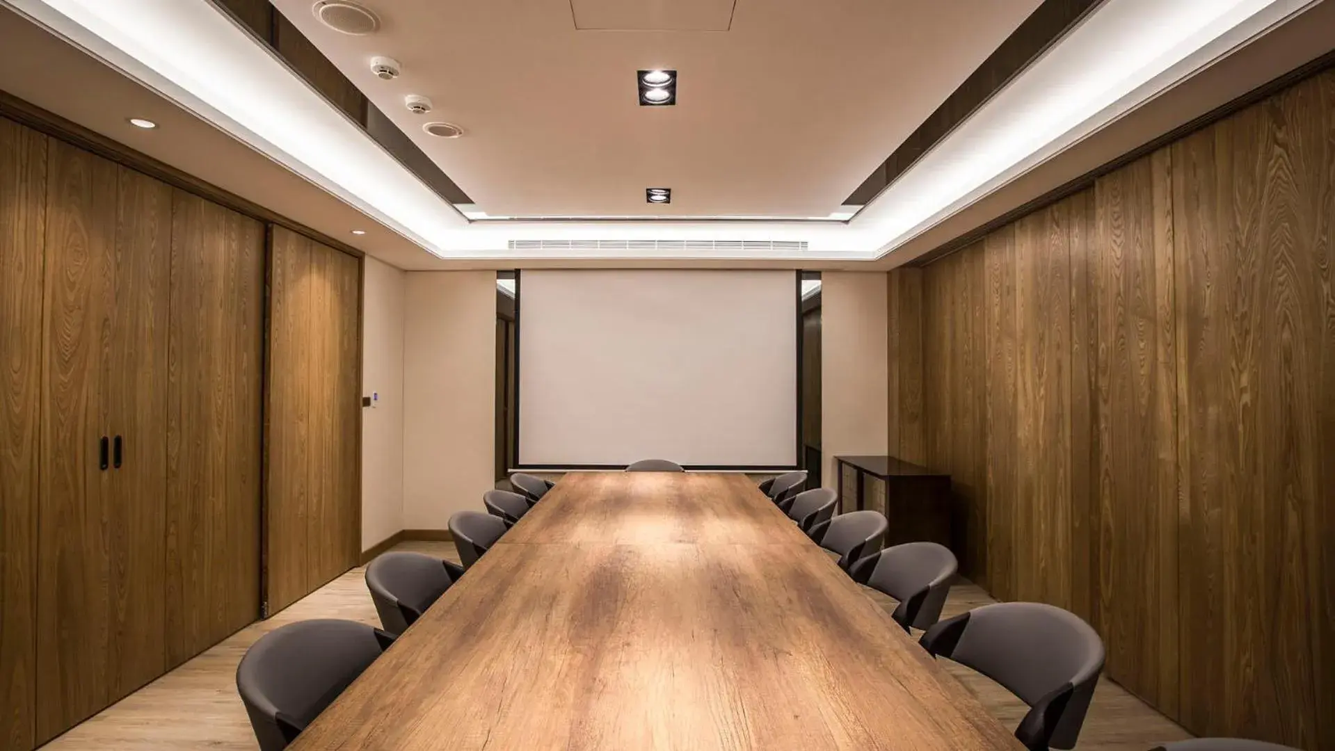 Meeting/conference room in Golden Garden Hotel