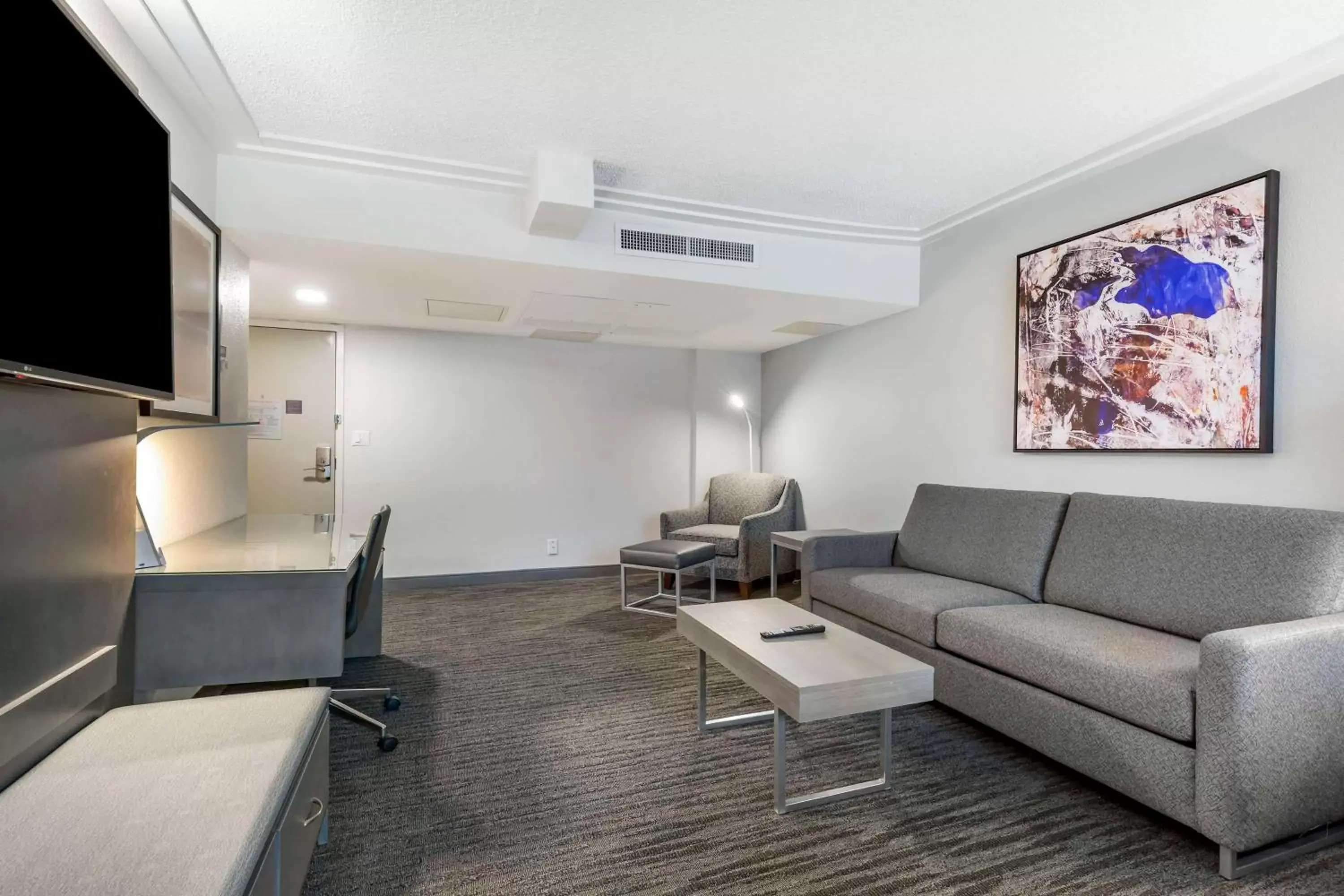 Bedroom, Seating Area in Best Western Premier Rockville Hotel & Suites