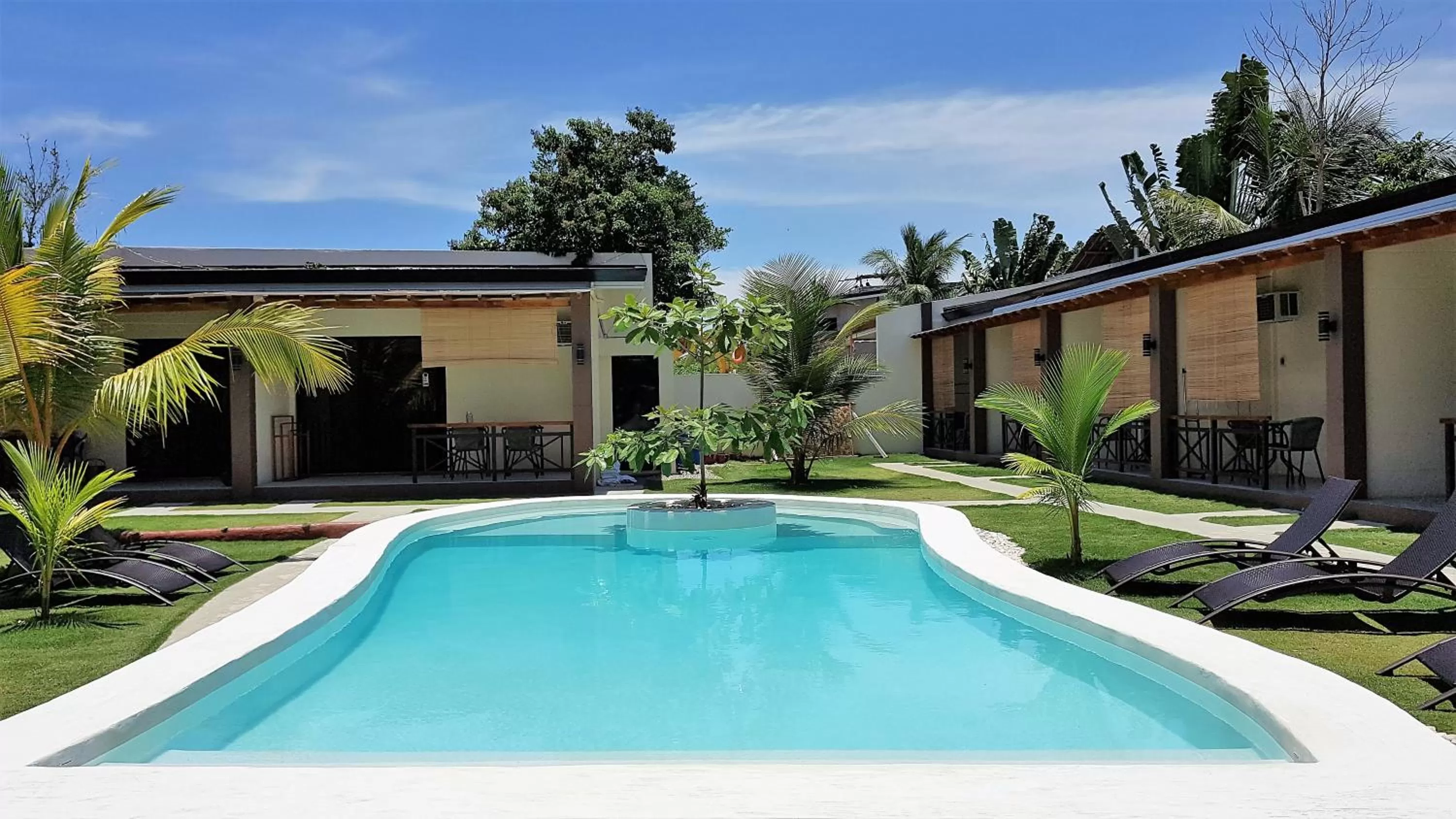 Garden in Positano Alona Beach Panglao