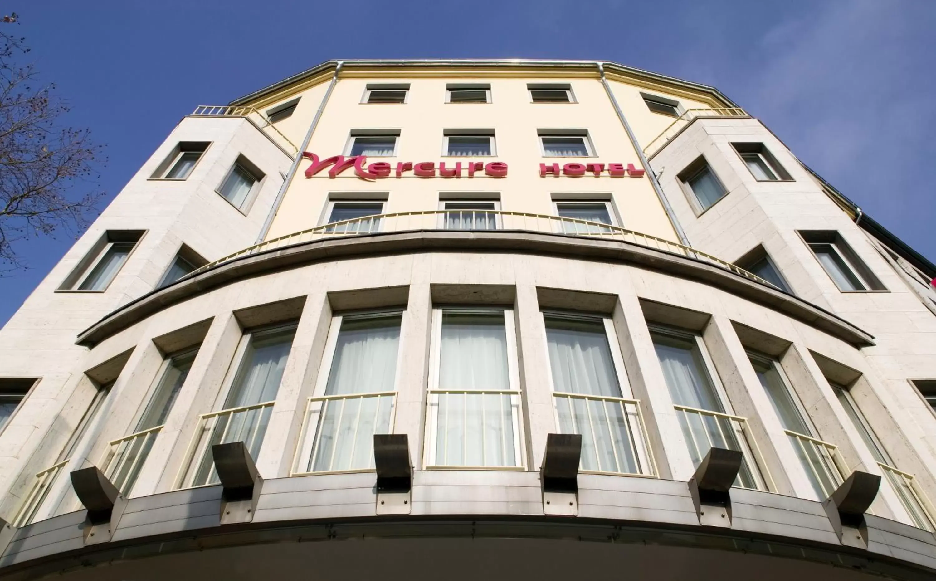 Facade/entrance, Property Building in Mercure Hotel Düsseldorf City Center