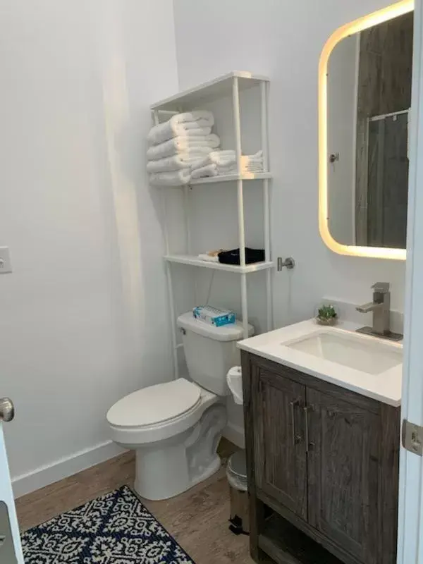 Bathroom in Winzig Lodge