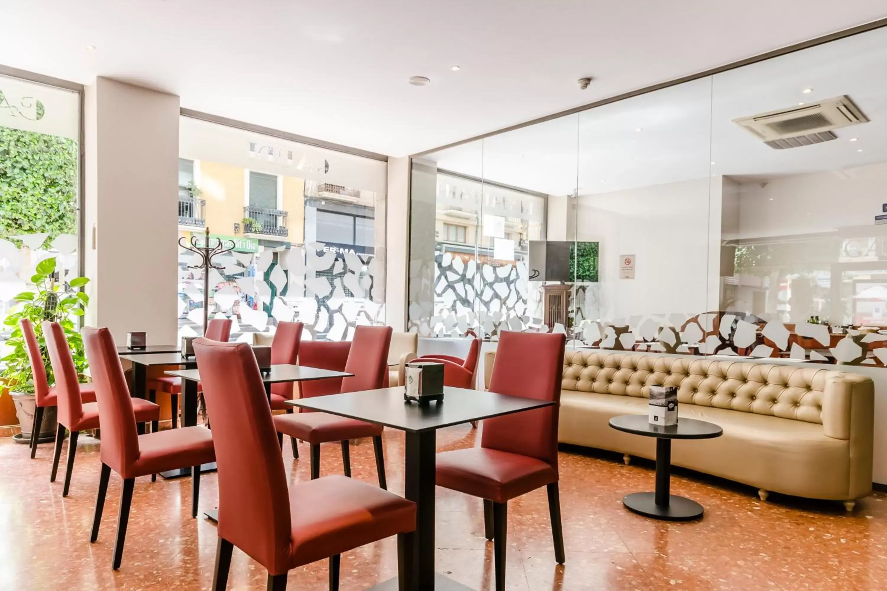 Restaurant/places to eat, Lounge/Bar in Hotel Gaudi