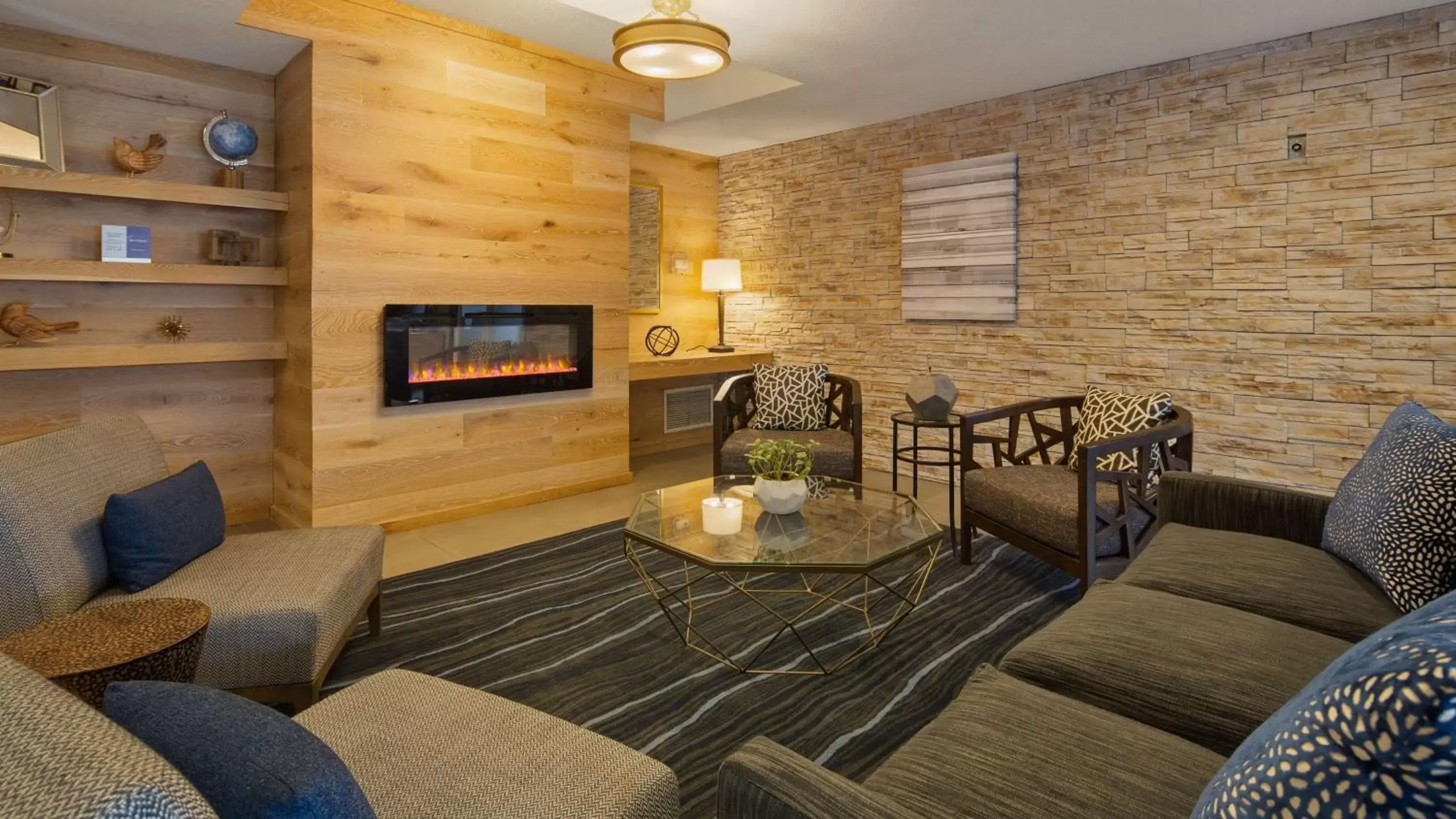 Lobby or reception, Seating Area in Best Western Eau Claire South