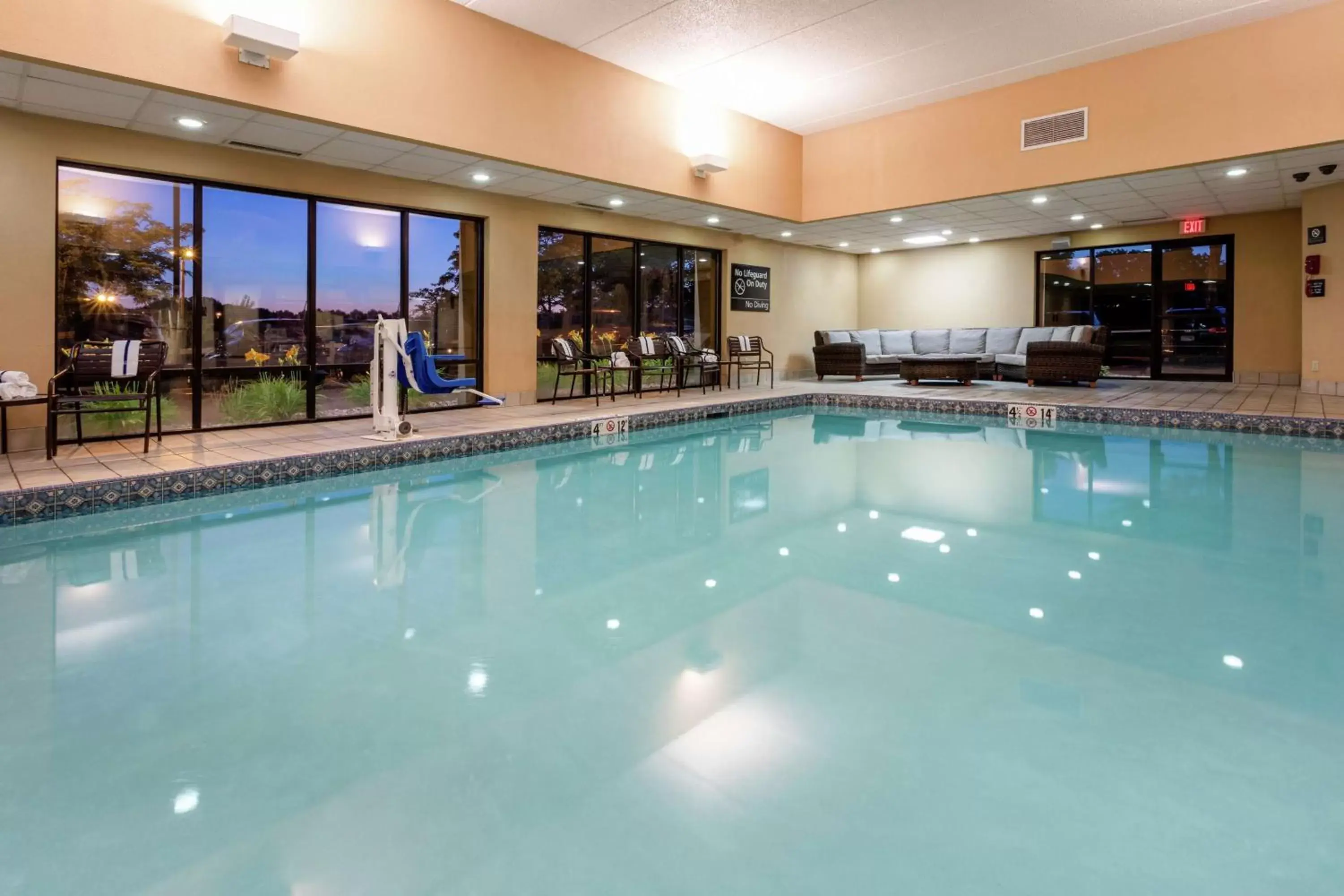 Pool view, Swimming Pool in Hampton Inn Minneapolis/Eagan