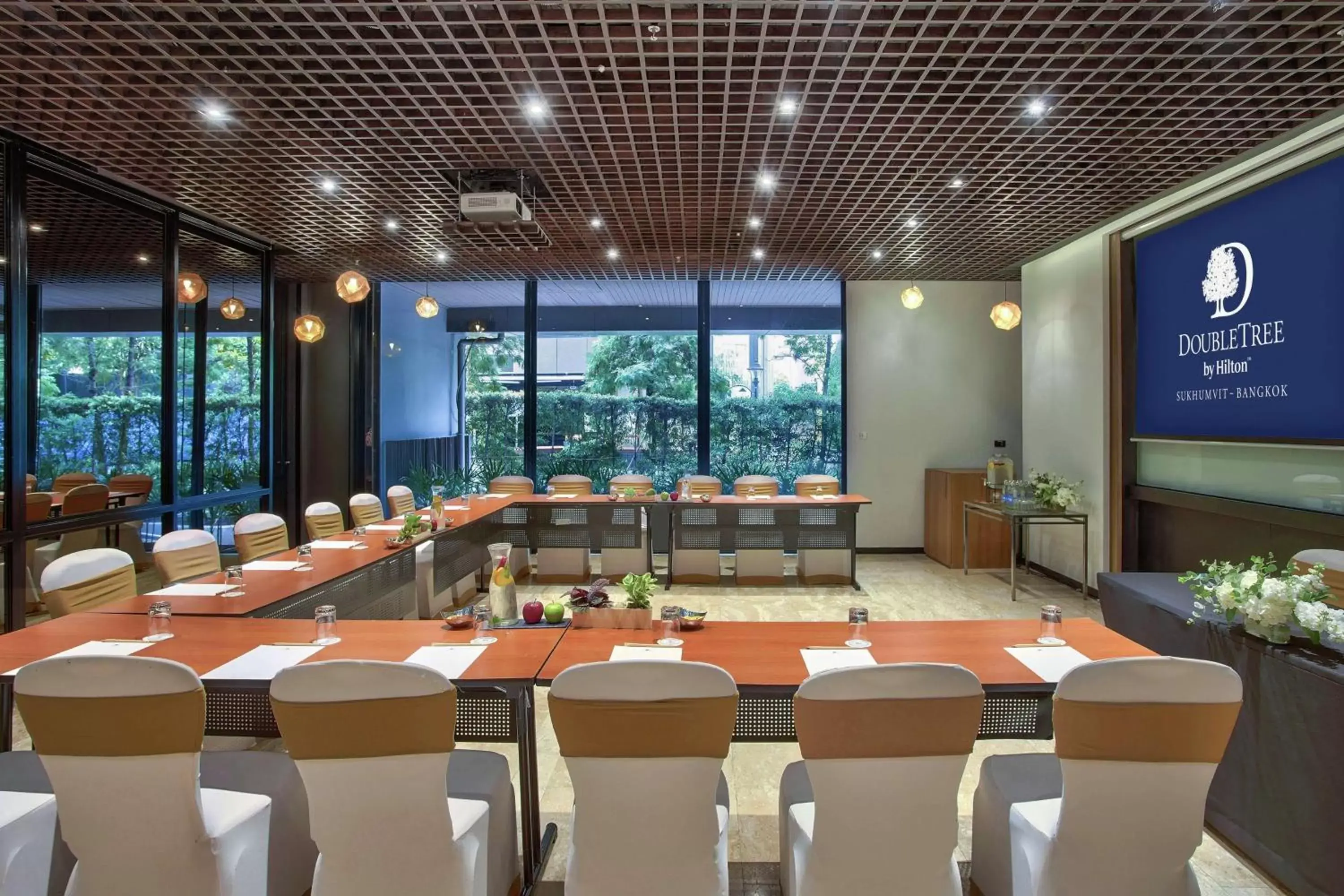 Meeting/conference room in DoubleTree by Hilton Sukhumvit Bangkok
