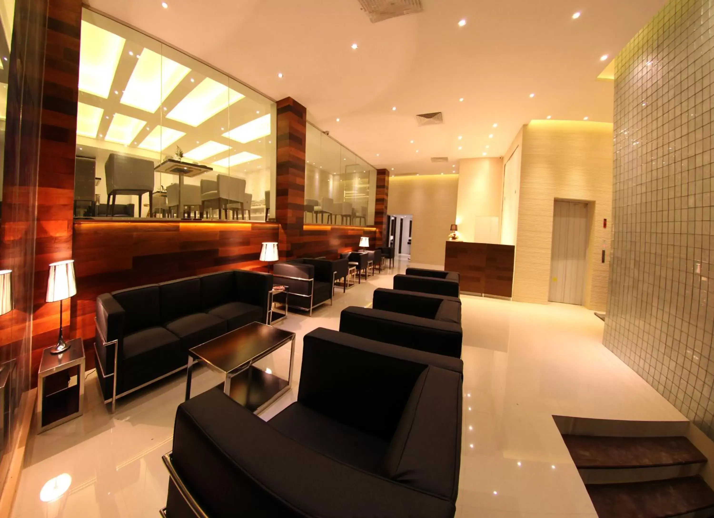 Lobby or reception in Best Western Elyon Colombo