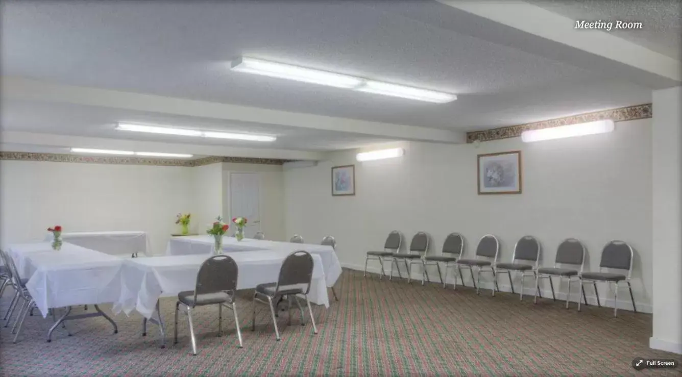 Meeting/conference room in Econo Lodge