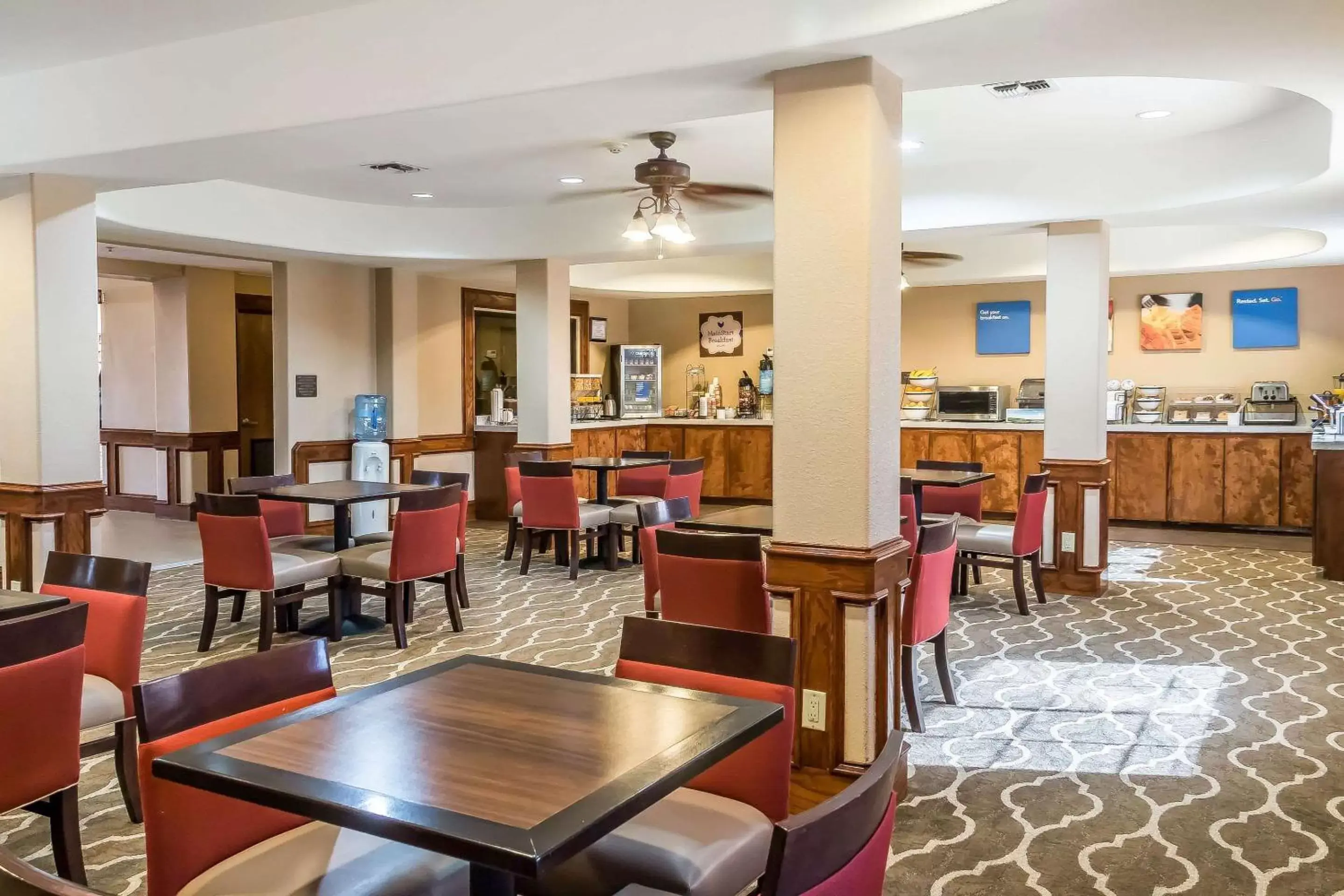 Restaurant/Places to Eat in MainStay Suites Edinburg
