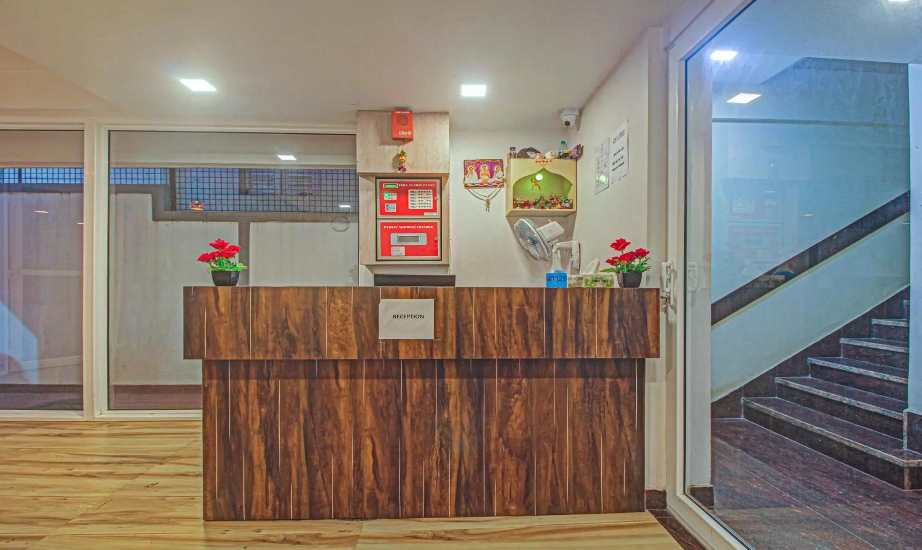 Lobby or reception in Itsy Hotels Reotel Near Rabindra Sarobar Lobby or reception in Itsy Hotels Reotel Near Rabindra Sarobar