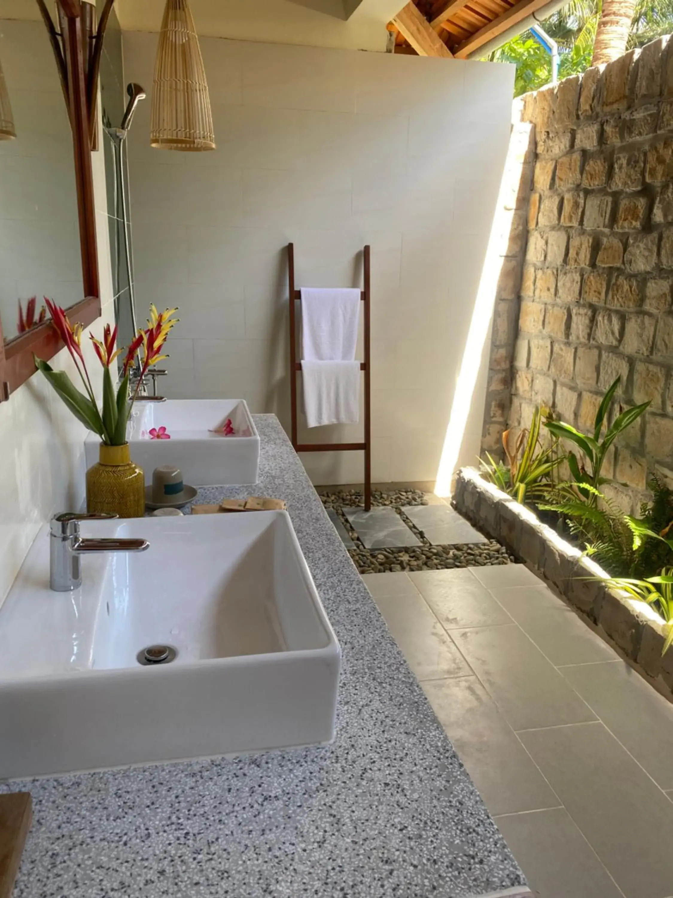 Bathroom in Thanh Kieu Beach Resort