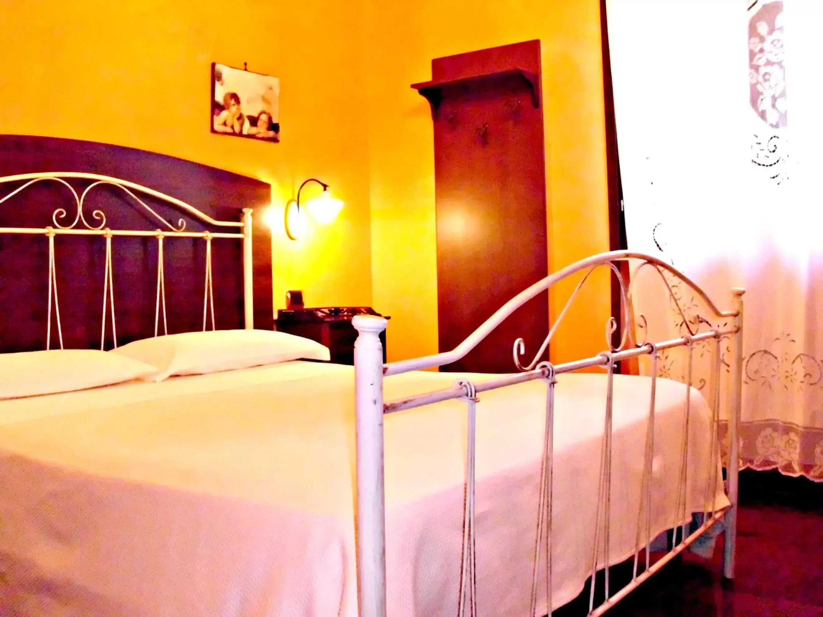 Decorative detail, Bed in Hotel Villa Elisabetta