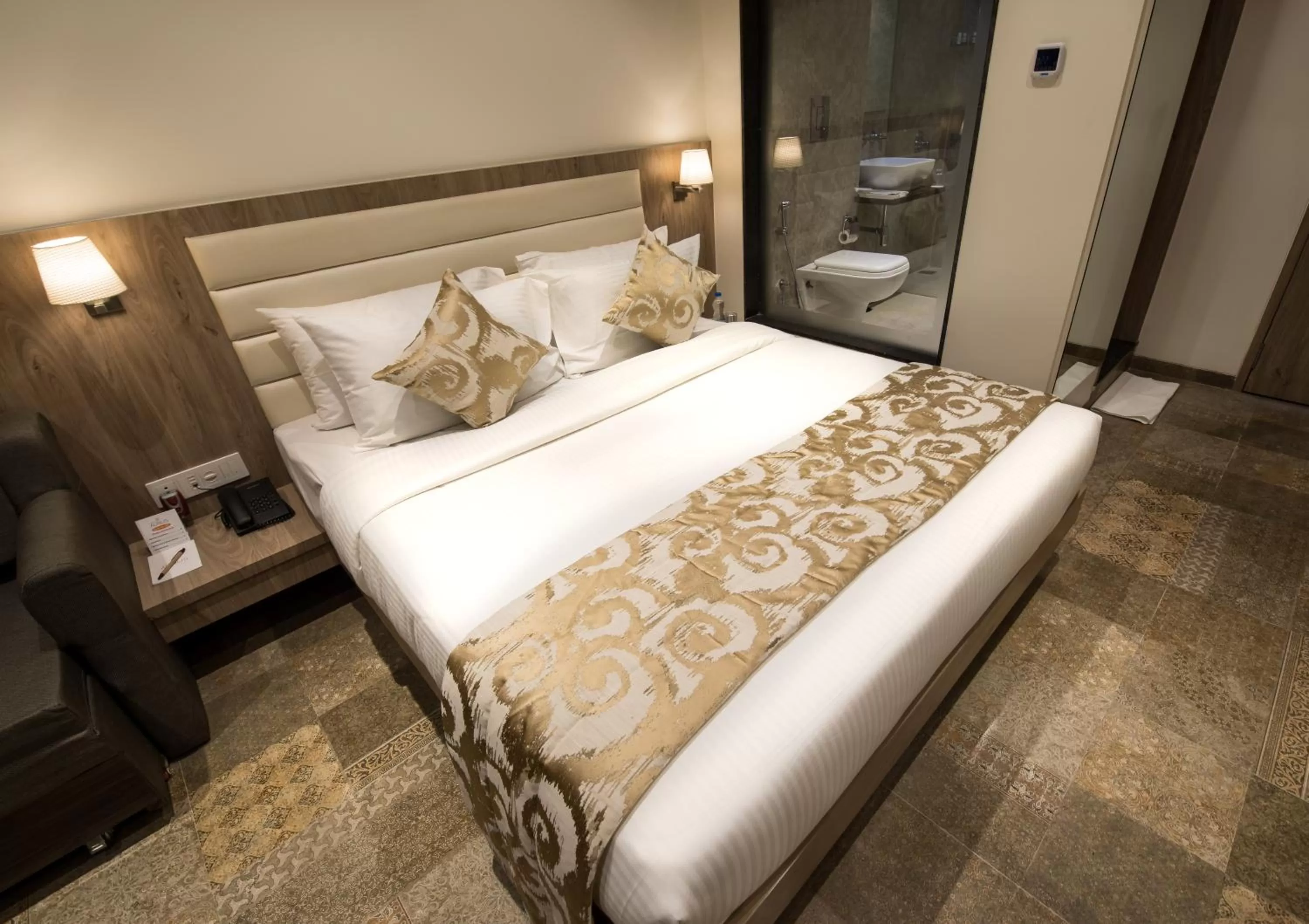 Photo of the whole room, Bed in Hotel Aurus