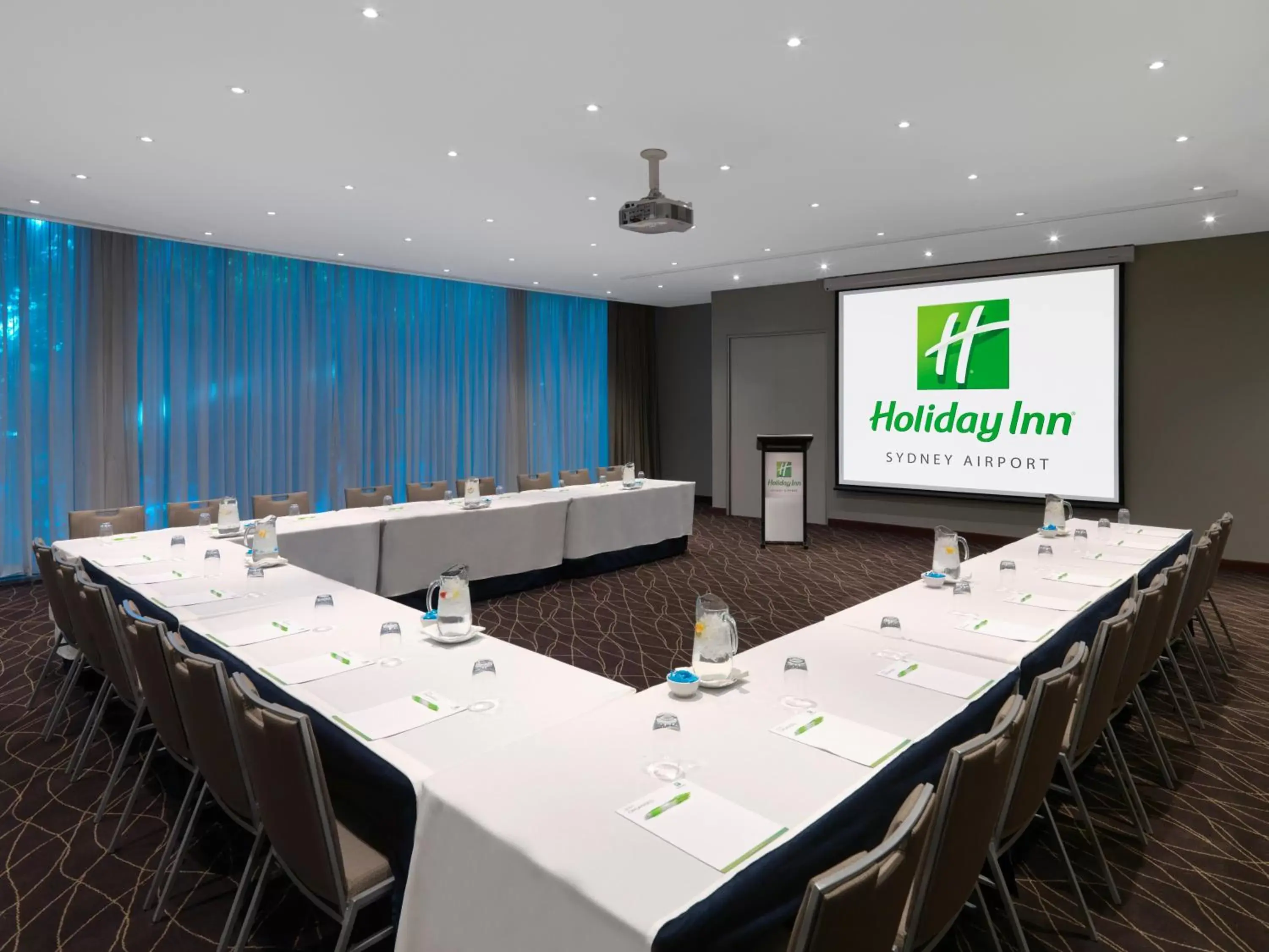 Meeting/conference room in Holiday Inn Sydney Airport, an IHG Hotel