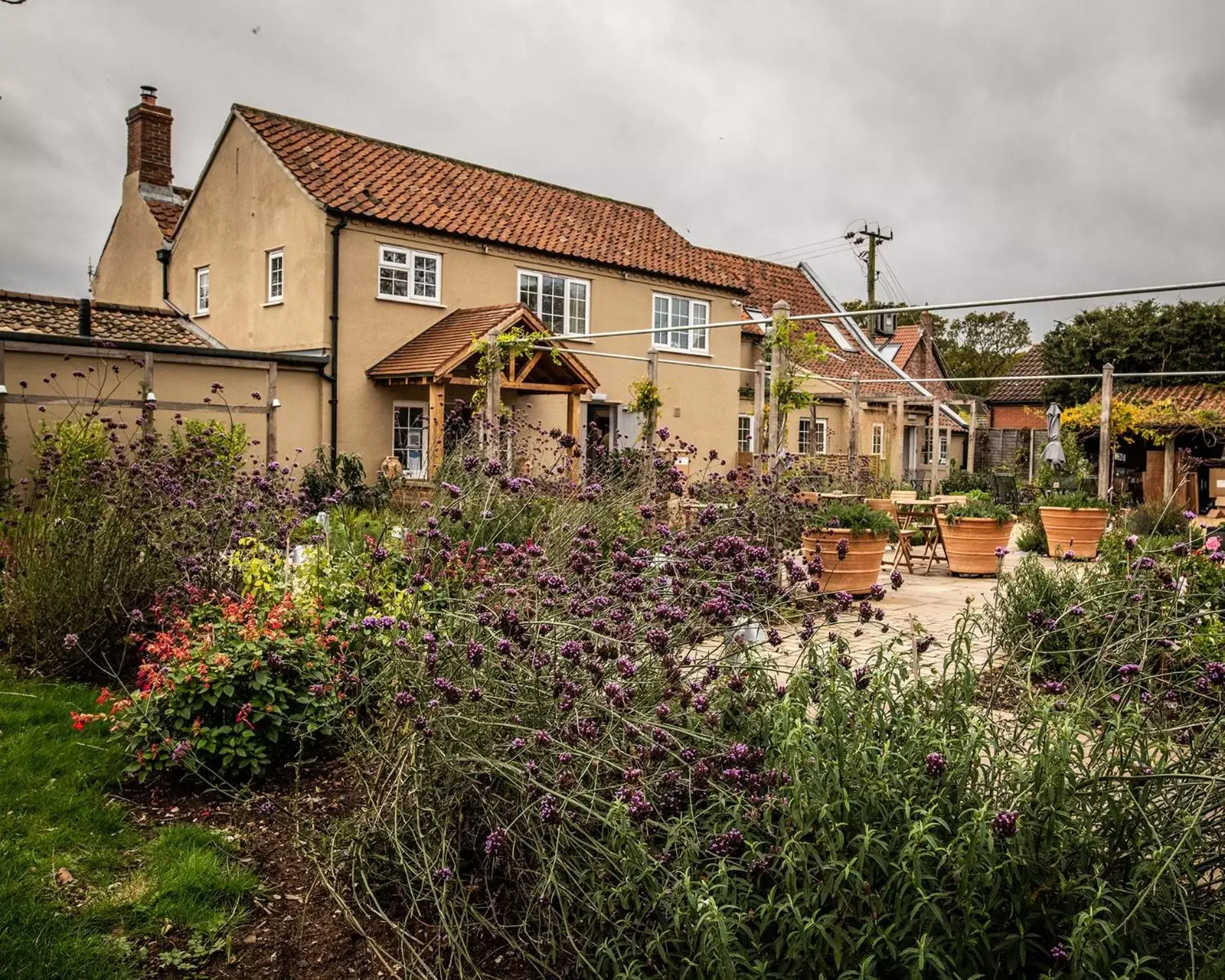 Property Building in The Three Horseshoes