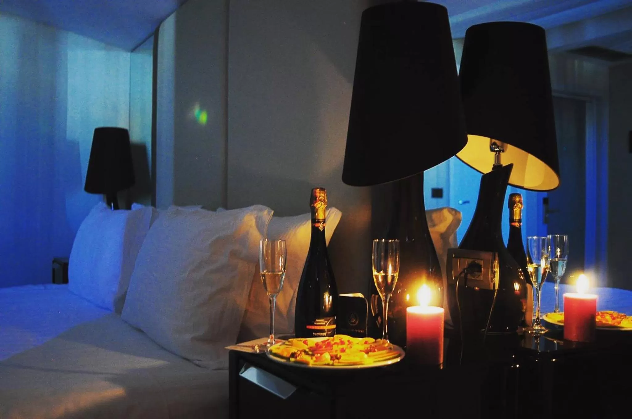 Drinks, Bed in Senator Hotel