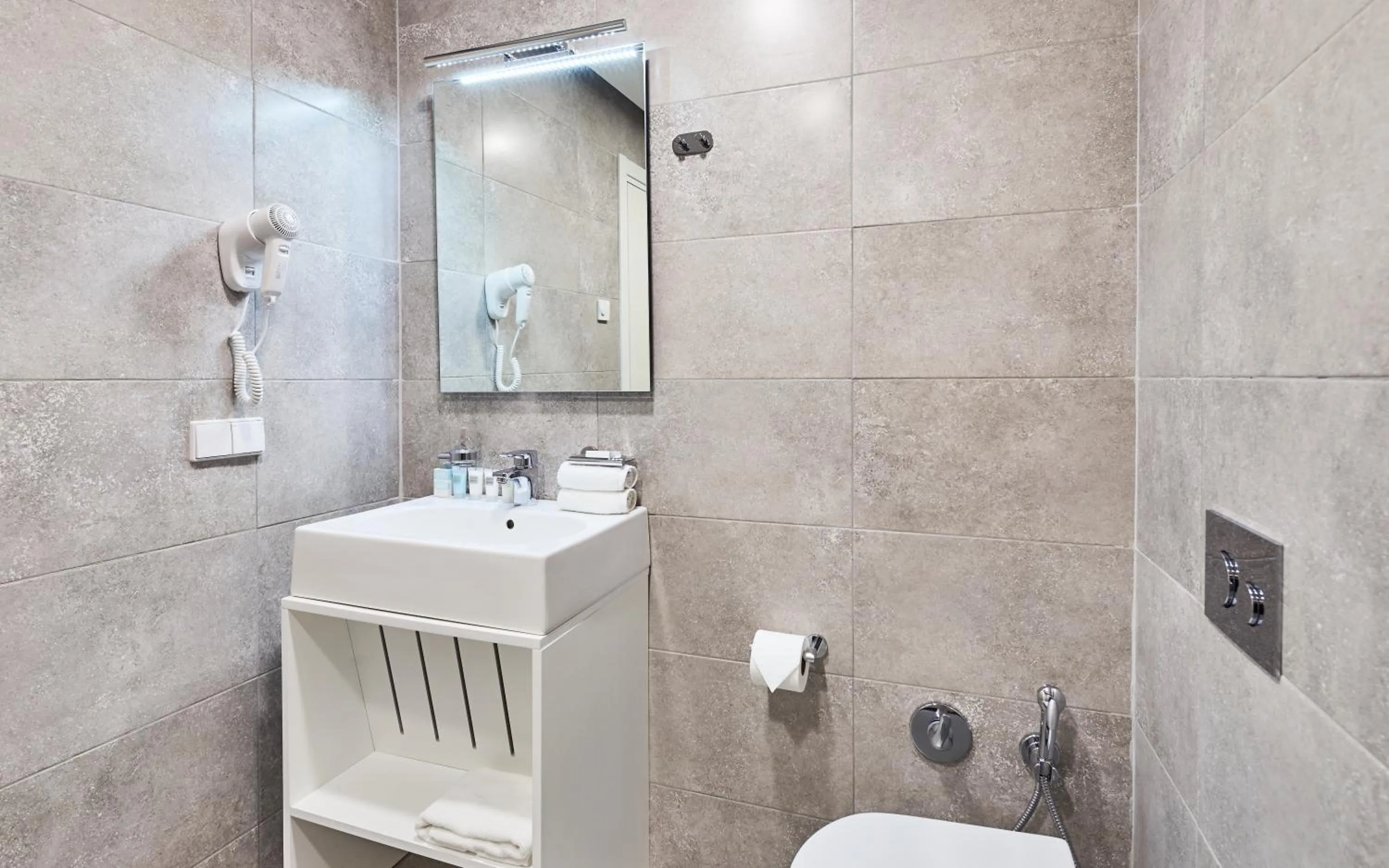 Bathroom in Gallery Palace Hotel