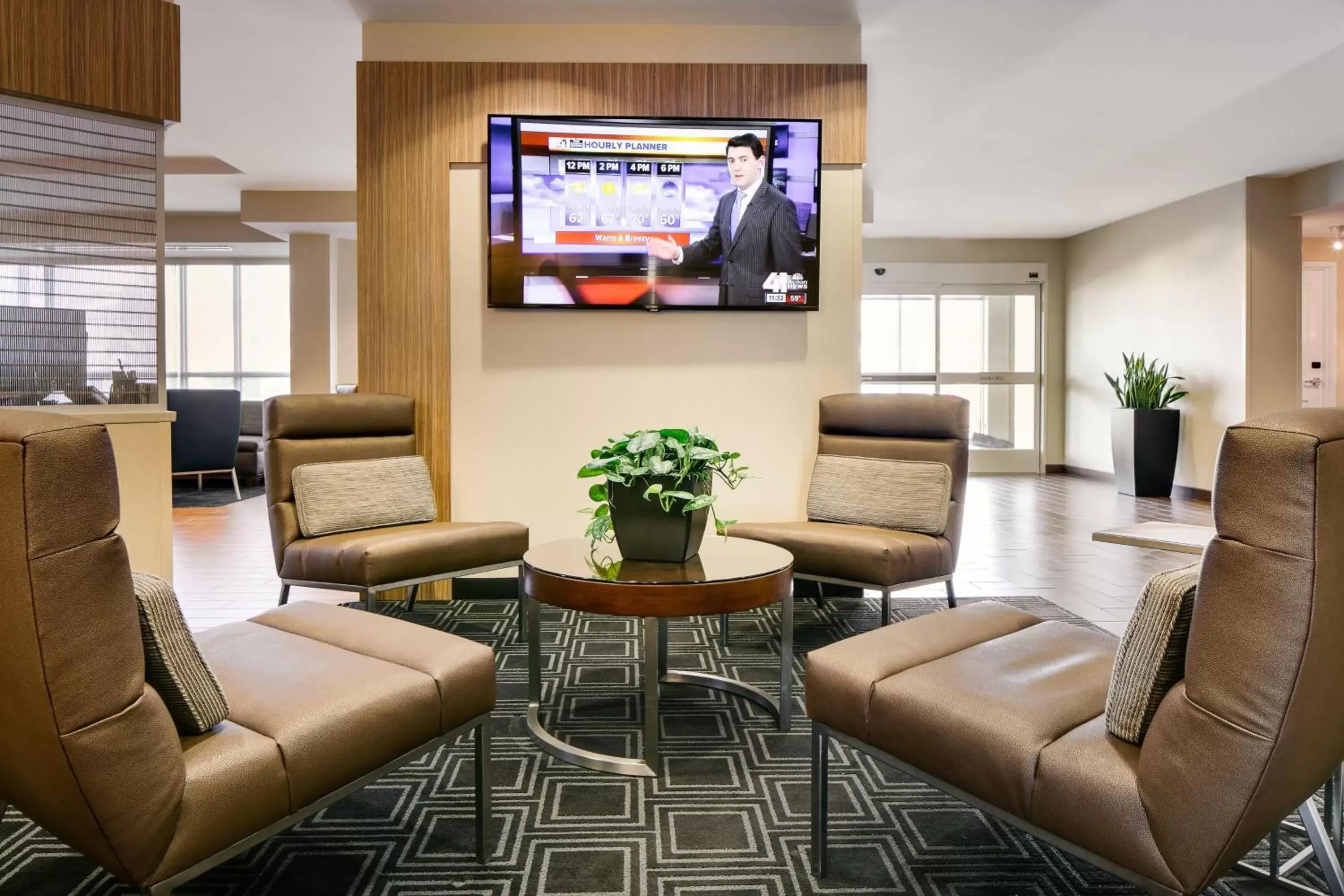 Lobby or reception, Seating Area in TownePlace Suites by Marriott Kansas City Airport