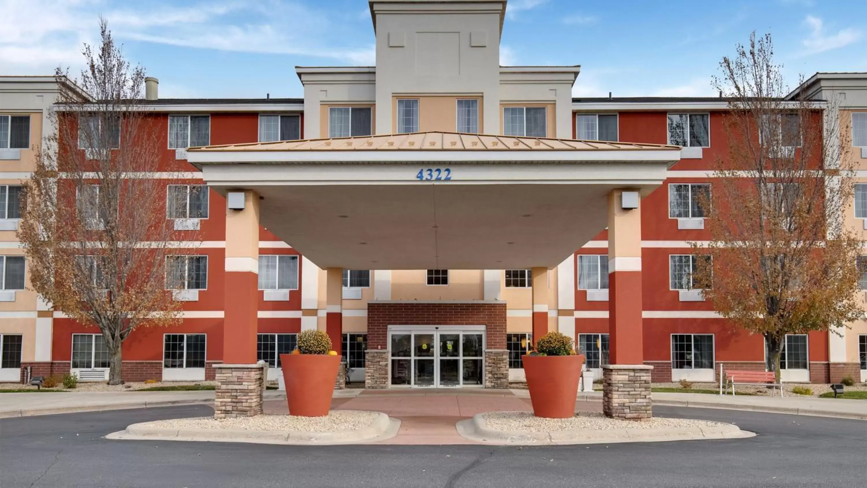 Property Building in Holiday Inn Express and Suites St. Cloud, an IHG Hotel