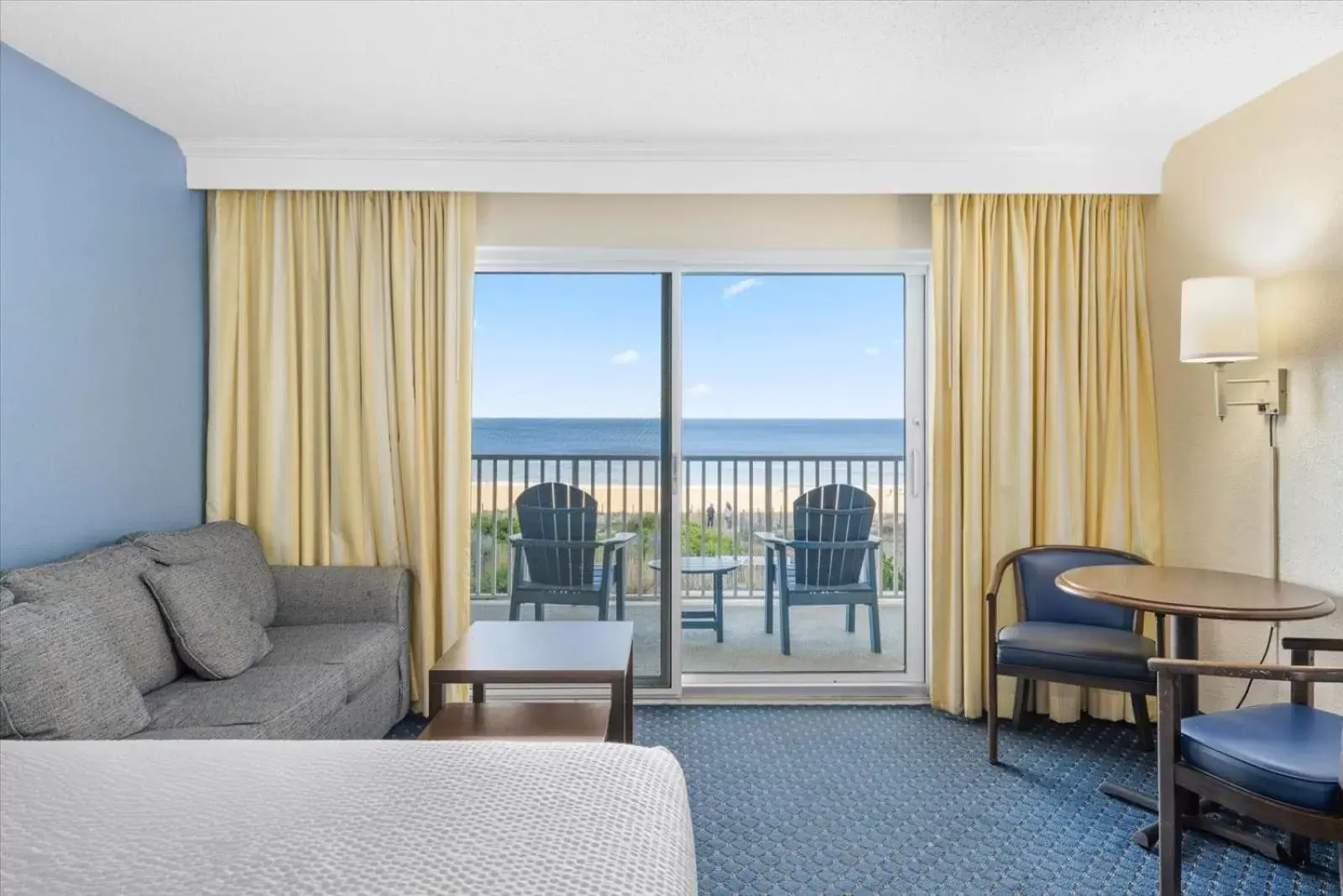 Seating area in Carousel Resort Hotel and Condominiums