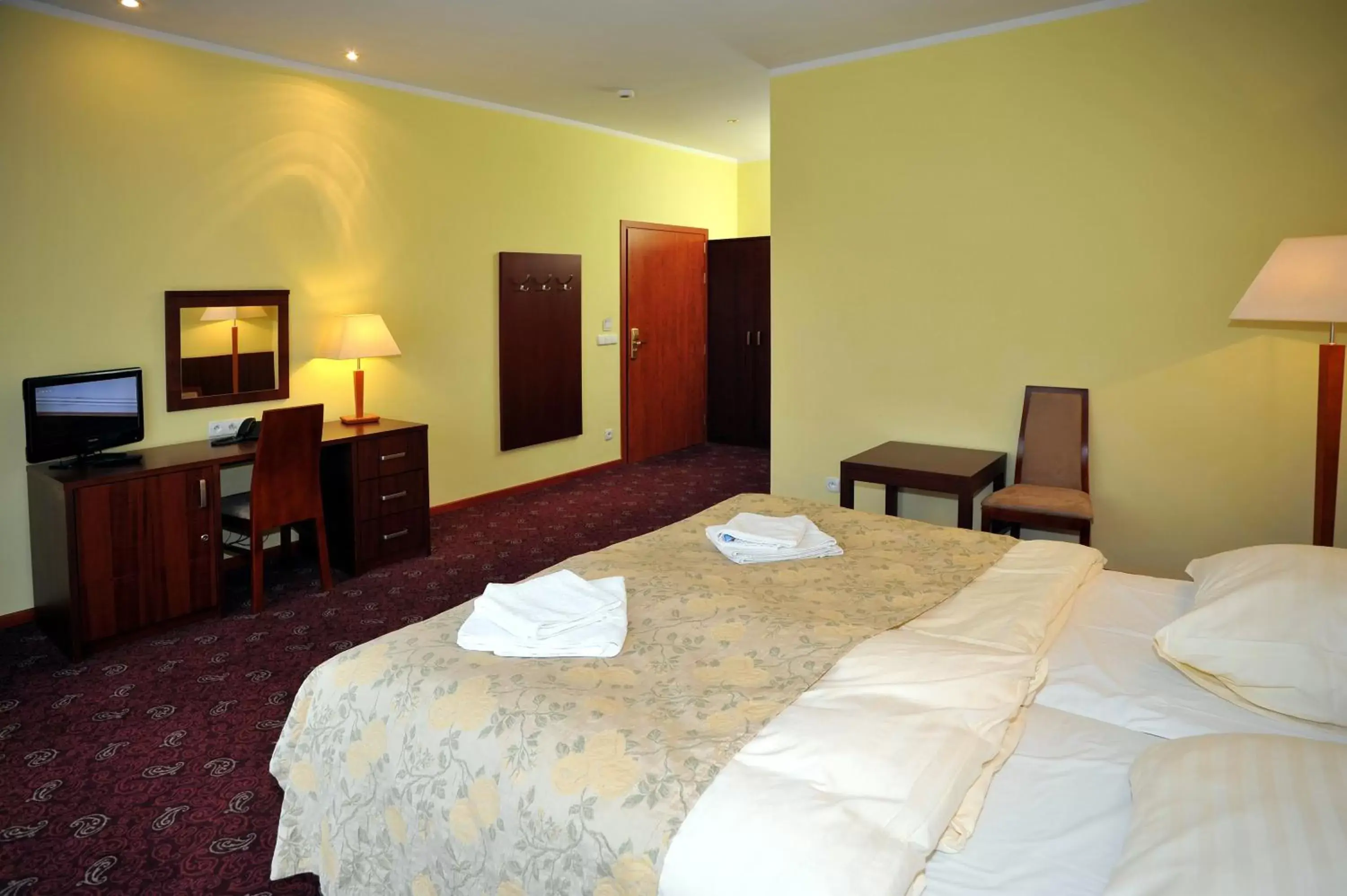 Photo of the whole room, Bed in Hotel Atol