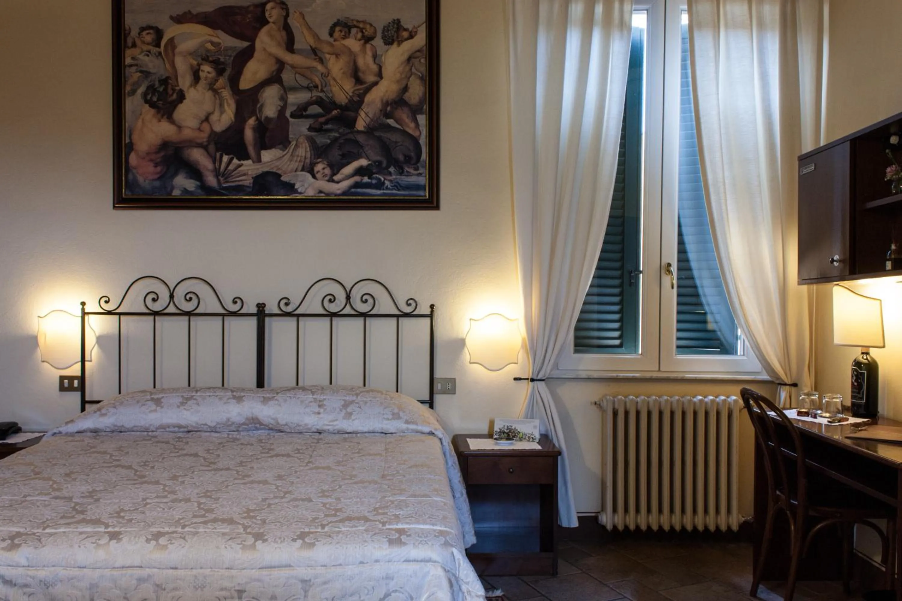 Bedroom, Bed in Albergo Il Giglio