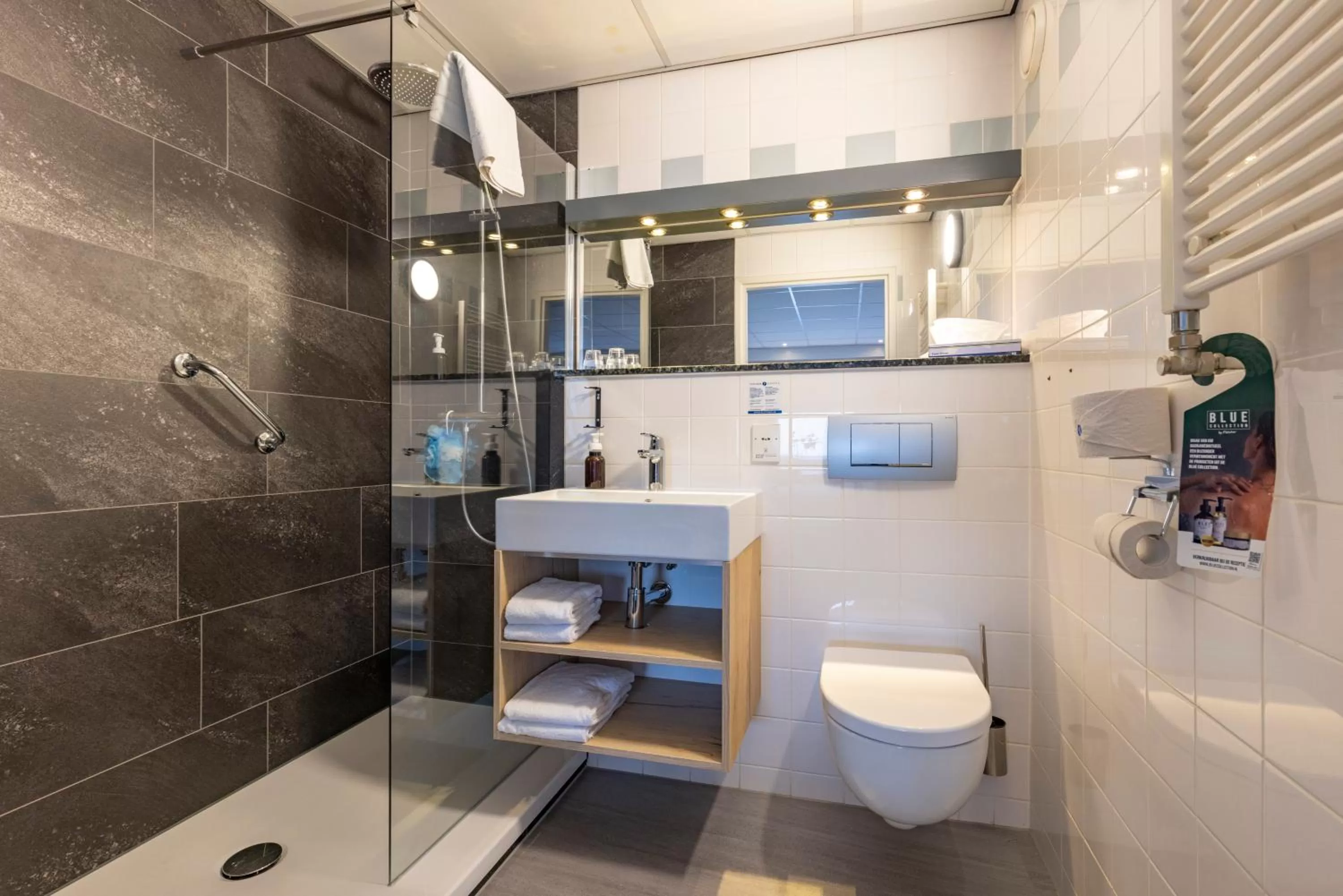 Bathroom in Fletcher Hotel Restaurant Loosdrecht-Amsterdam