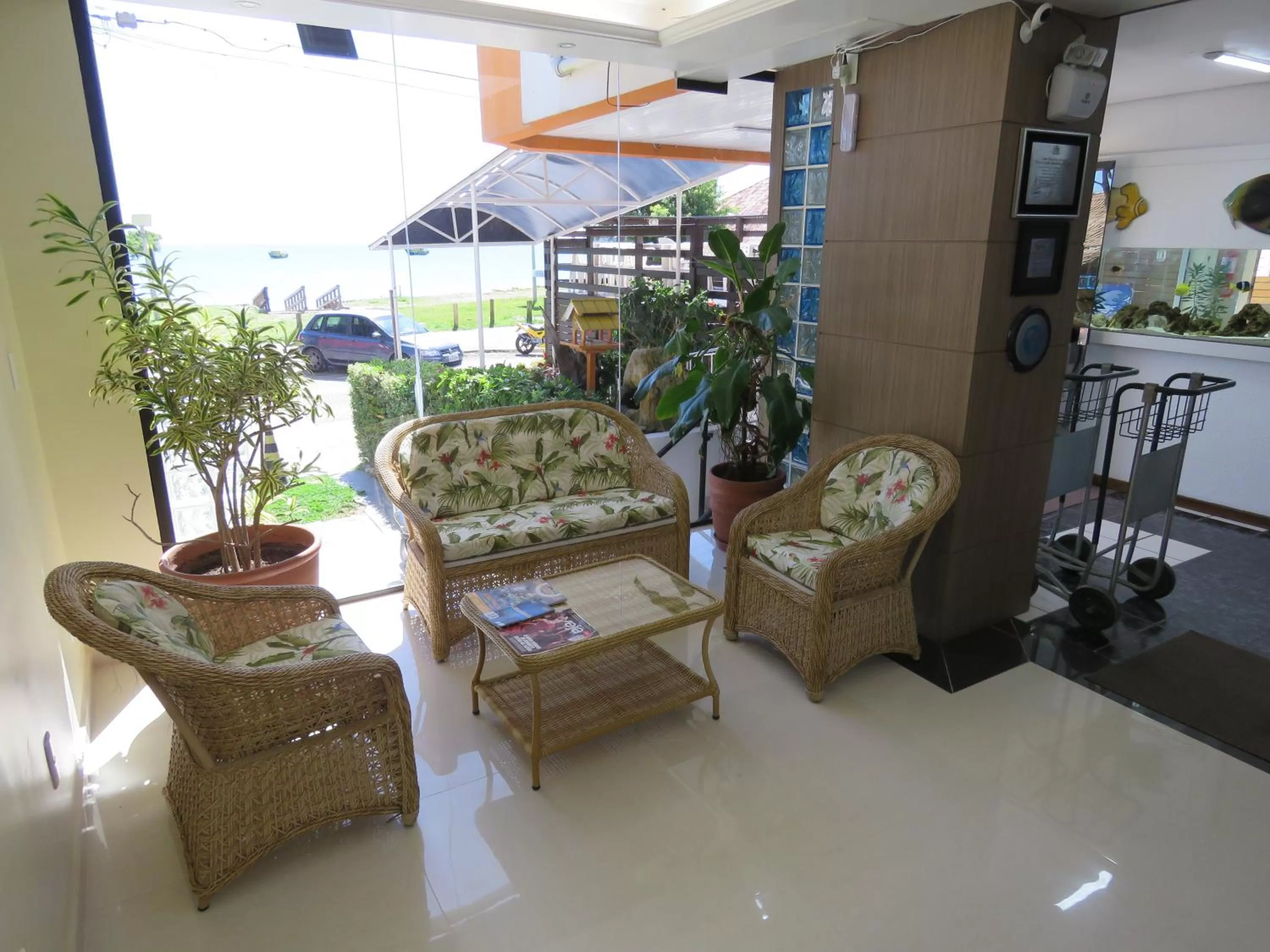 Seating area in Hotel Vila Mar