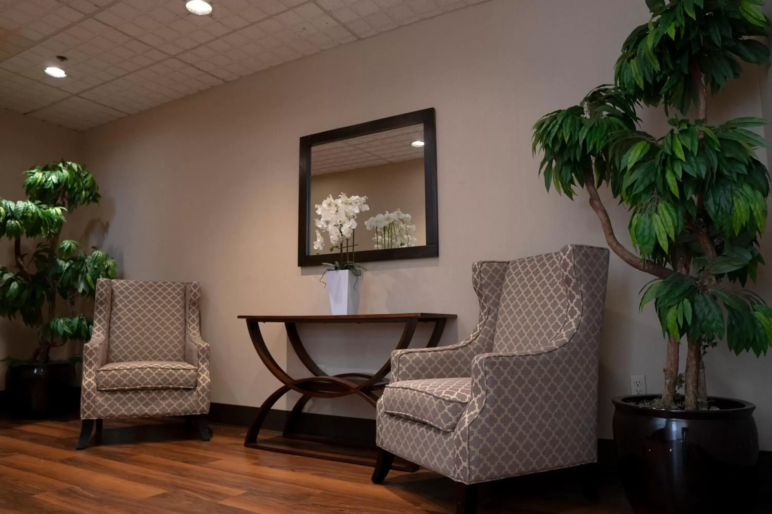 Seating Area in Monarch Hotel & Conference Center