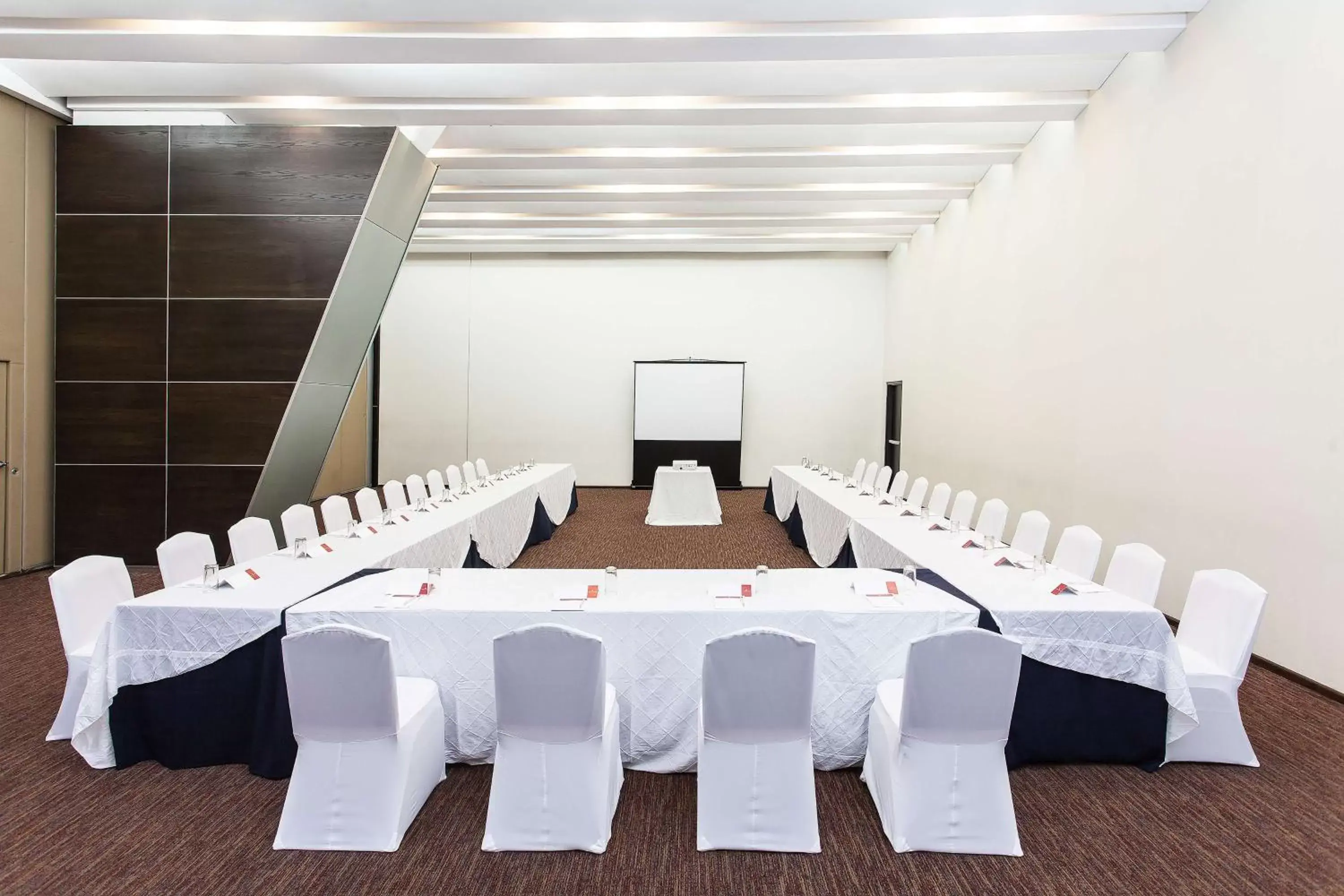 Meeting/conference room in NH Collection Monterrey San Pedro