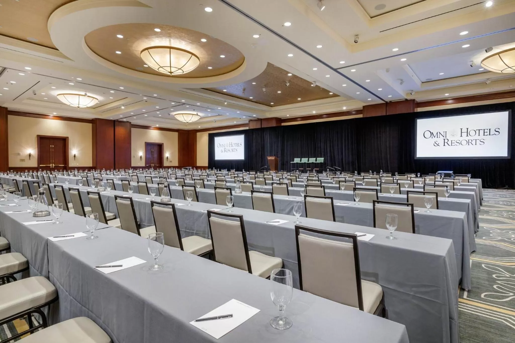 Banquet/Function facilities in Omni Houston Hotel