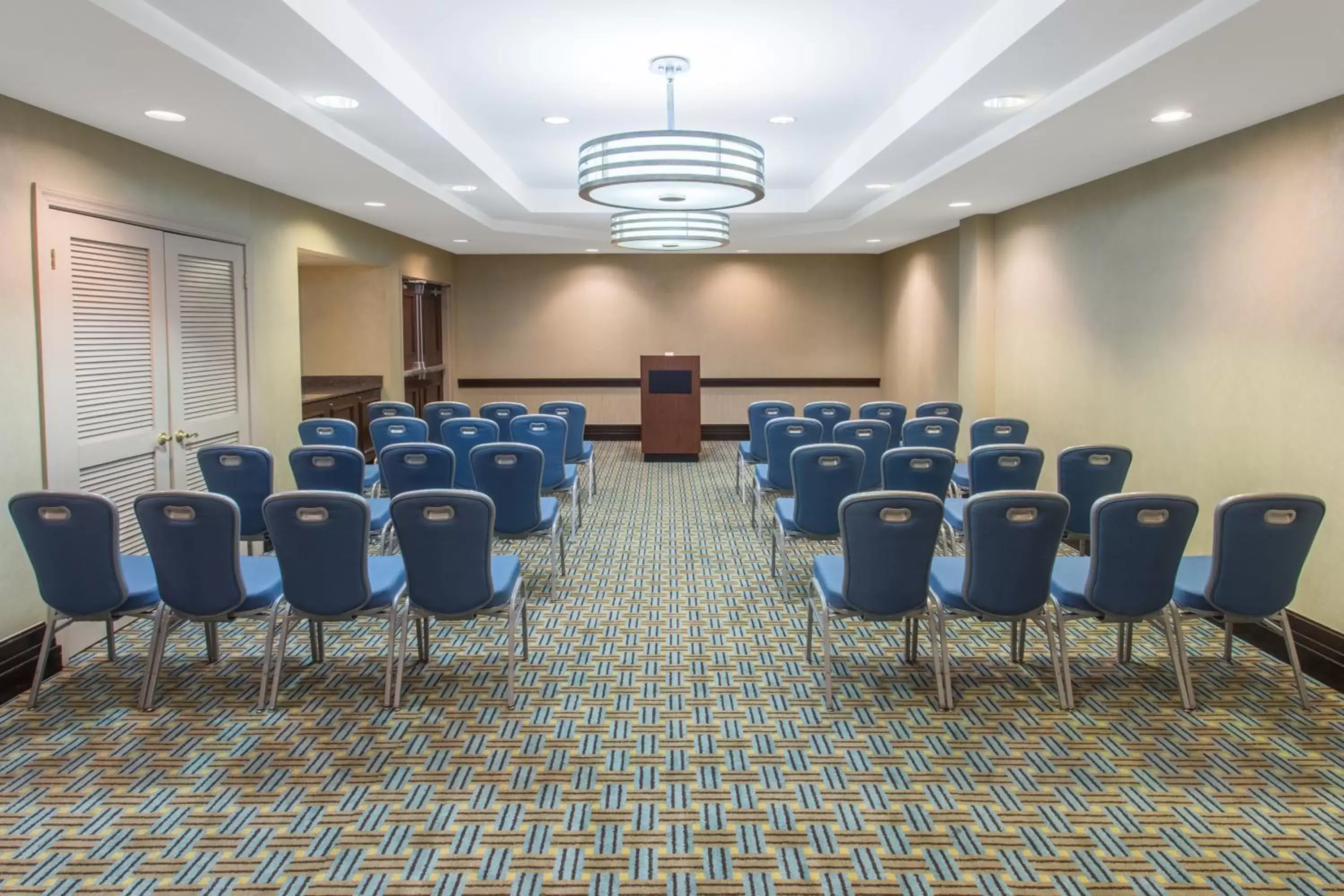 Meeting/conference room in Crowne Plaza Hotel St. Louis Airport, an IHG Hotel