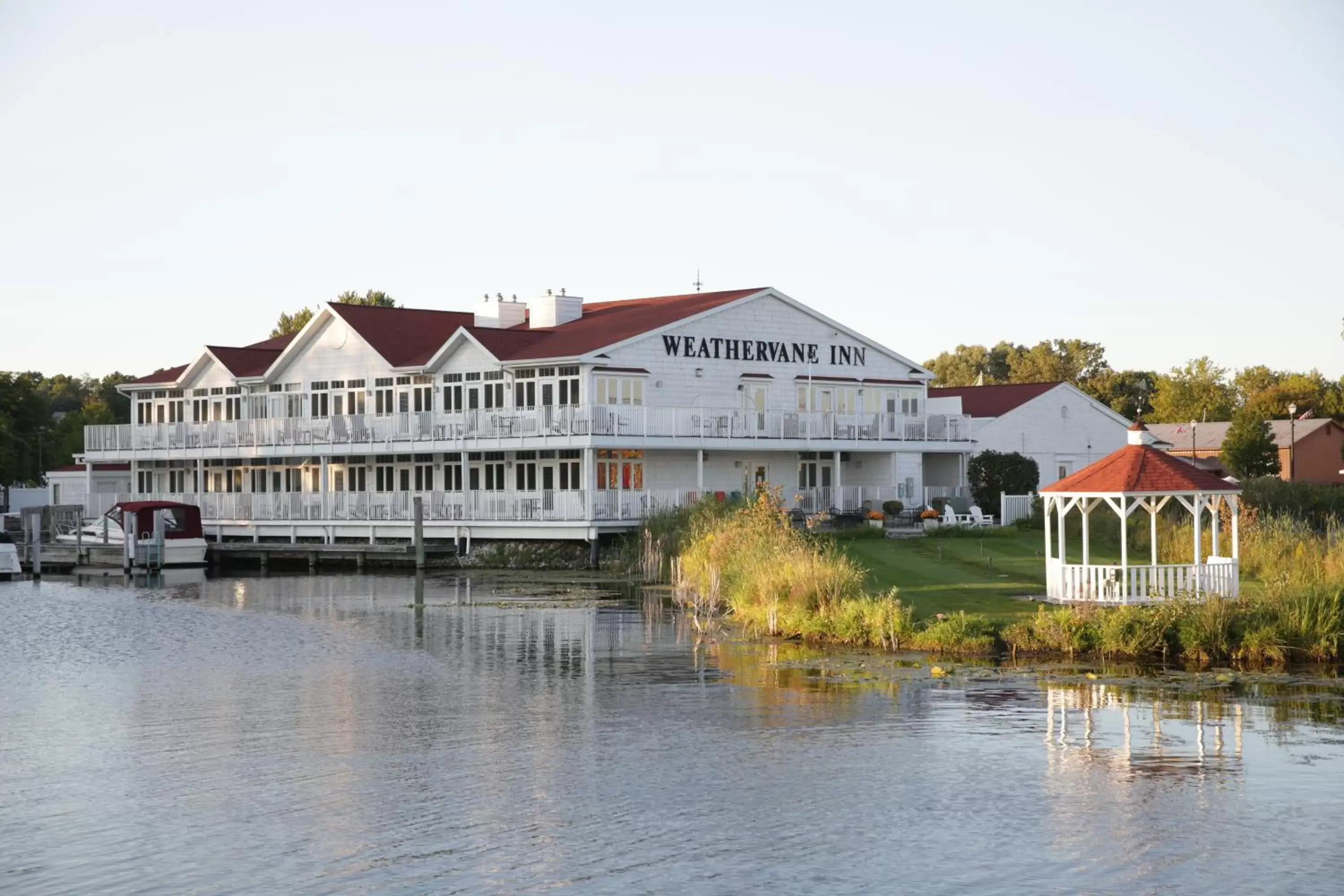 Lake view, Property Building in Weathervane Inn