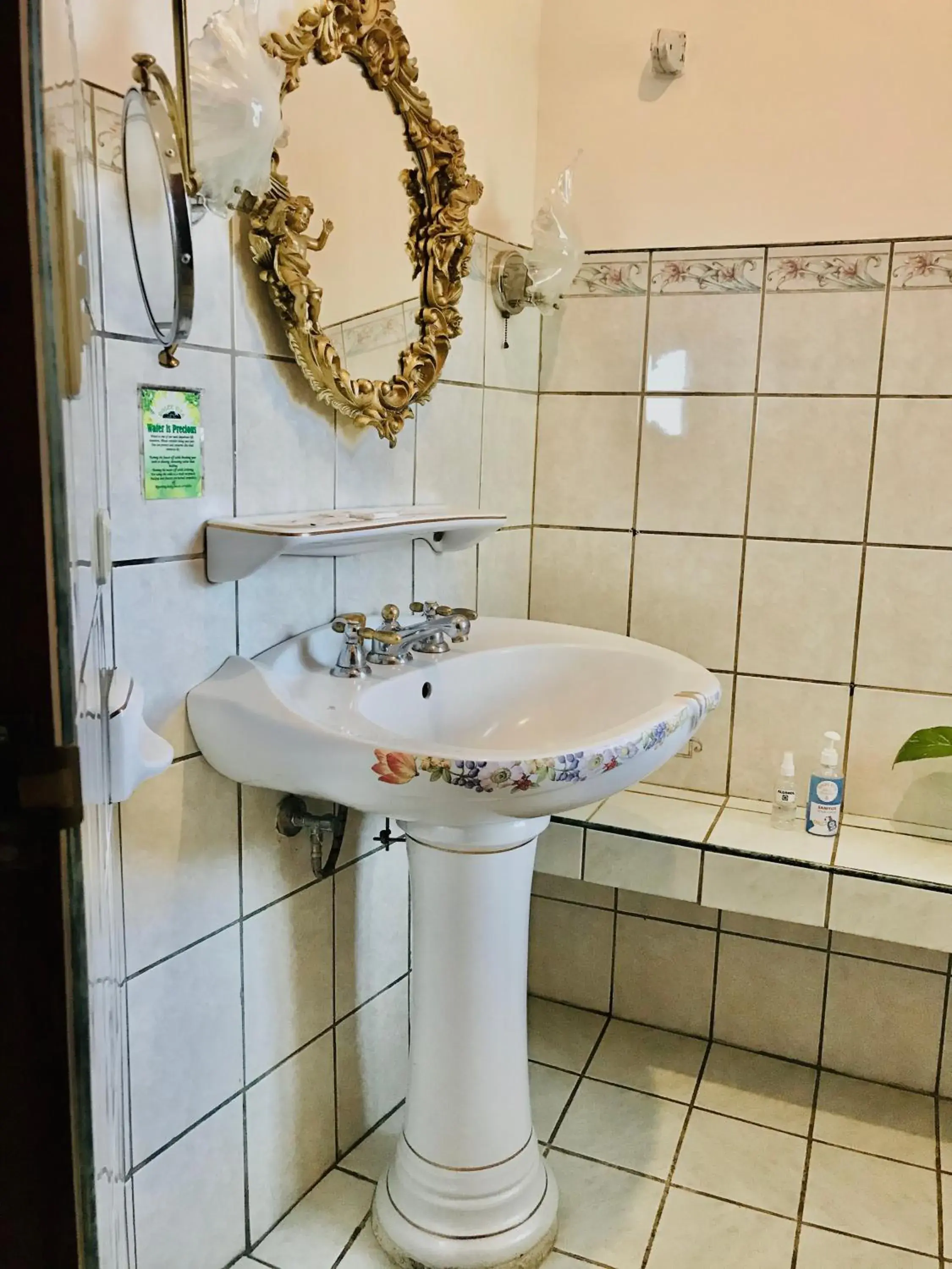 Bathroom in Dolce Vita Hotel
