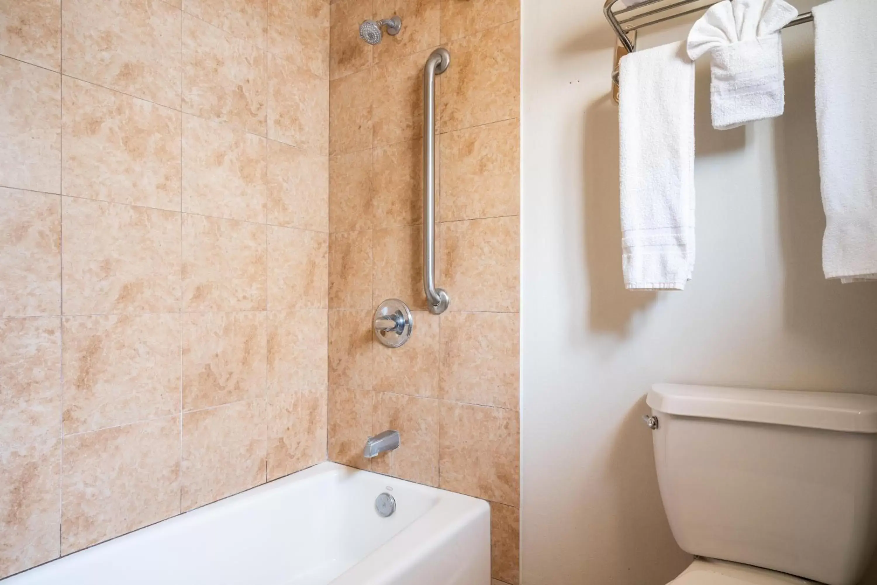 Bathroom in Solaire Inn & Suites