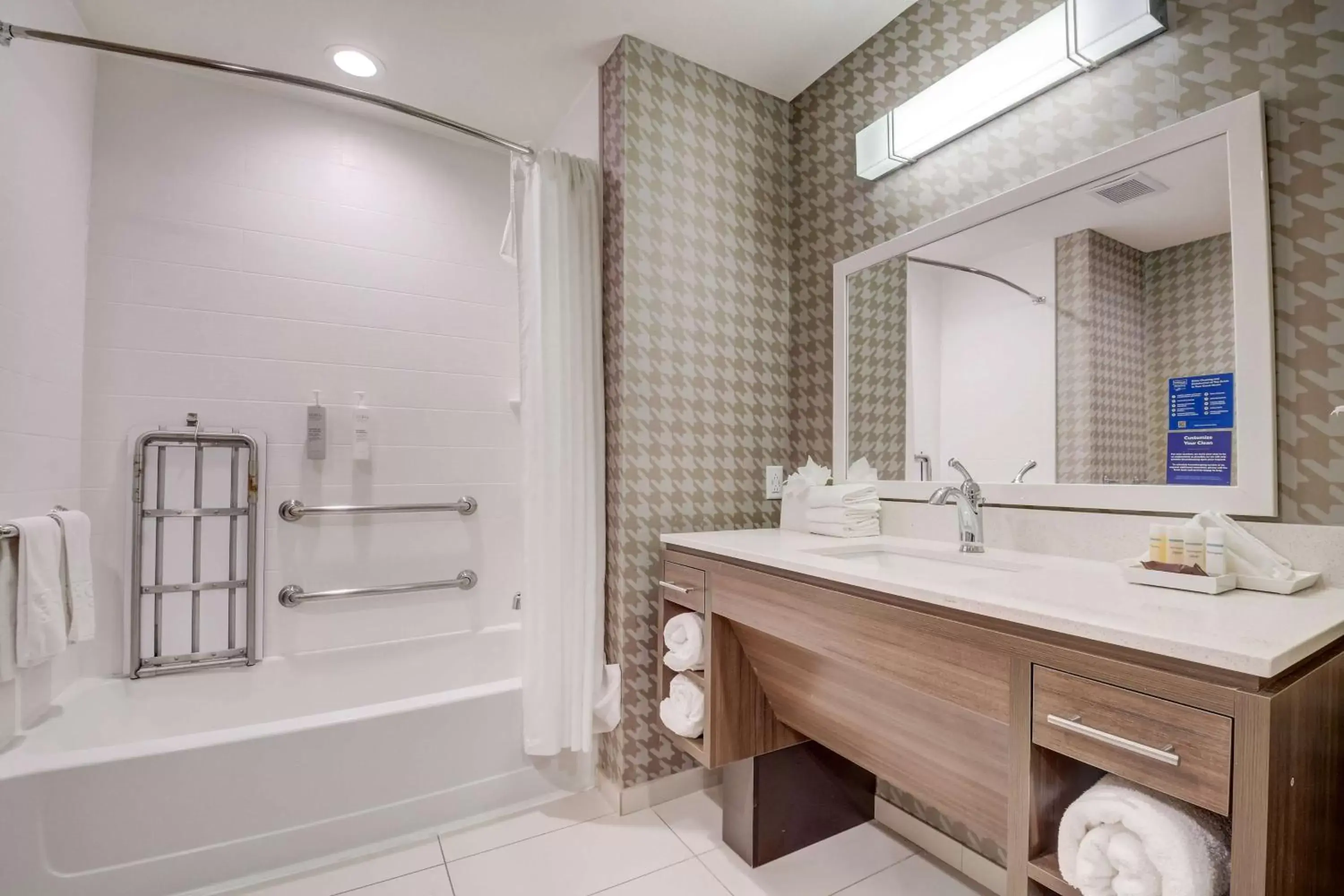 Bathroom in Home 2 Suites By Hilton Indianapolis Northwest