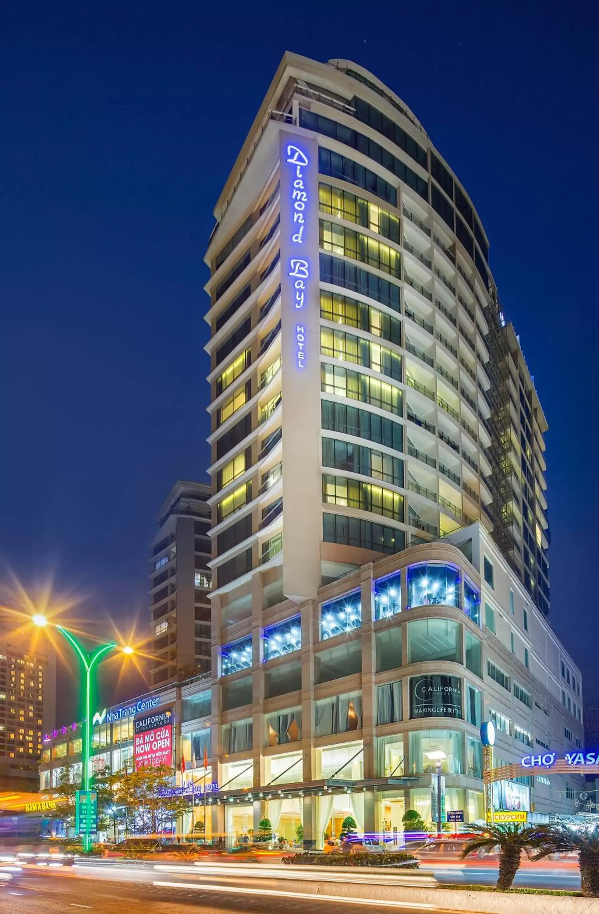 Facade/entrance, Property Building in Diamond Bay Hotel