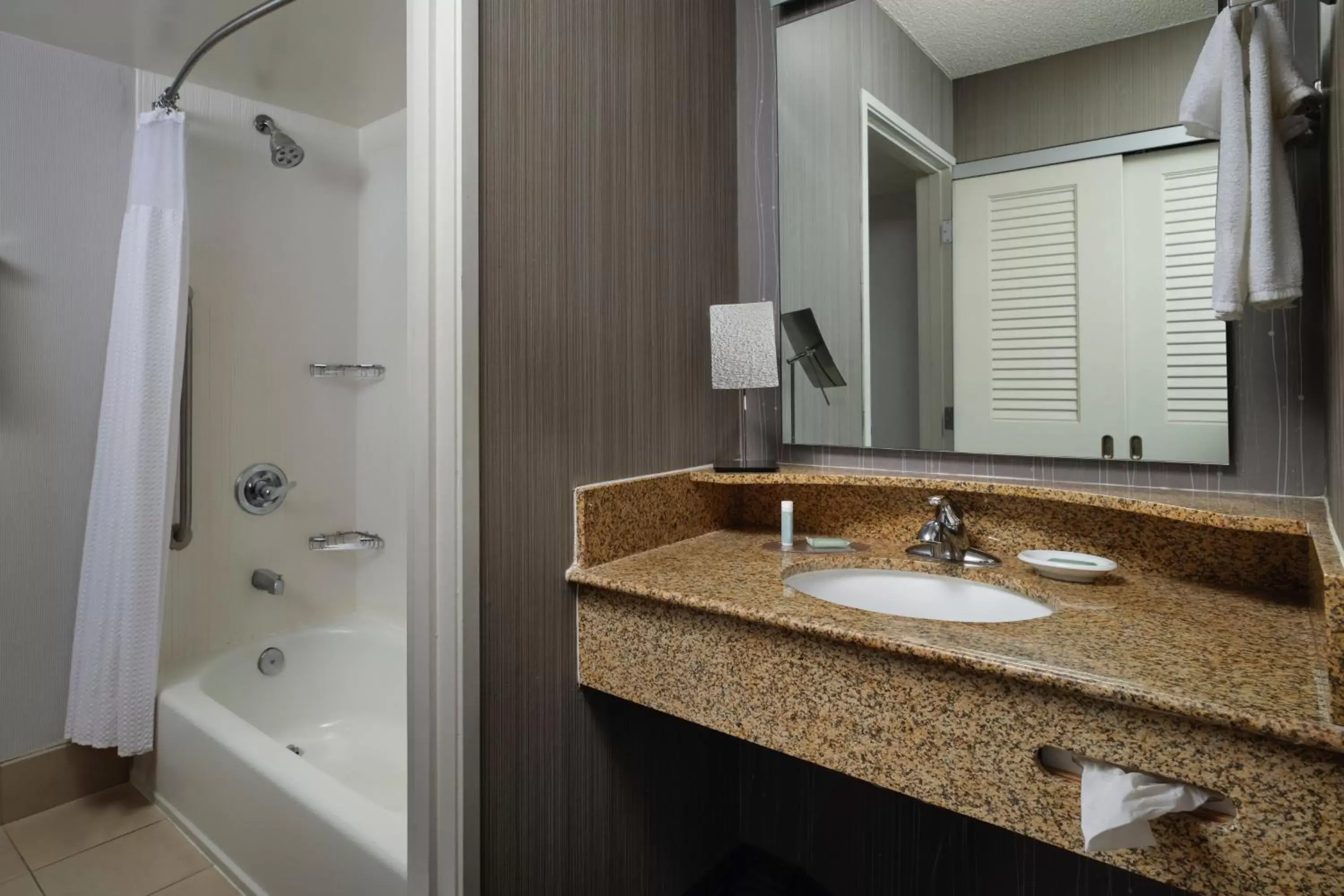 Bathroom in Courtyard by Marriott Stockton