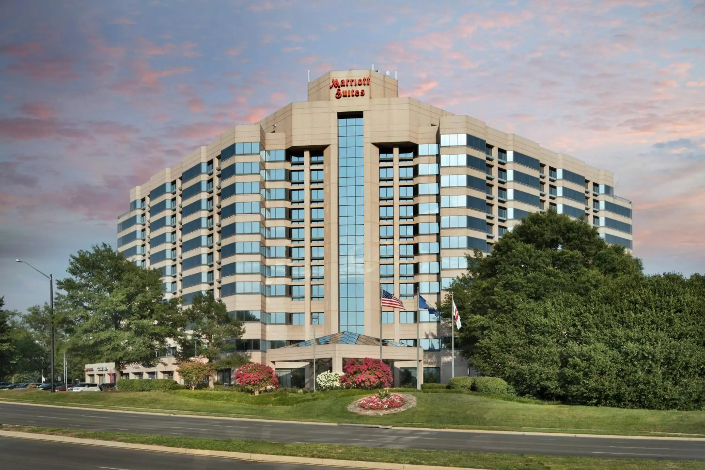 Property Building in Washington Dulles Marriott Suites