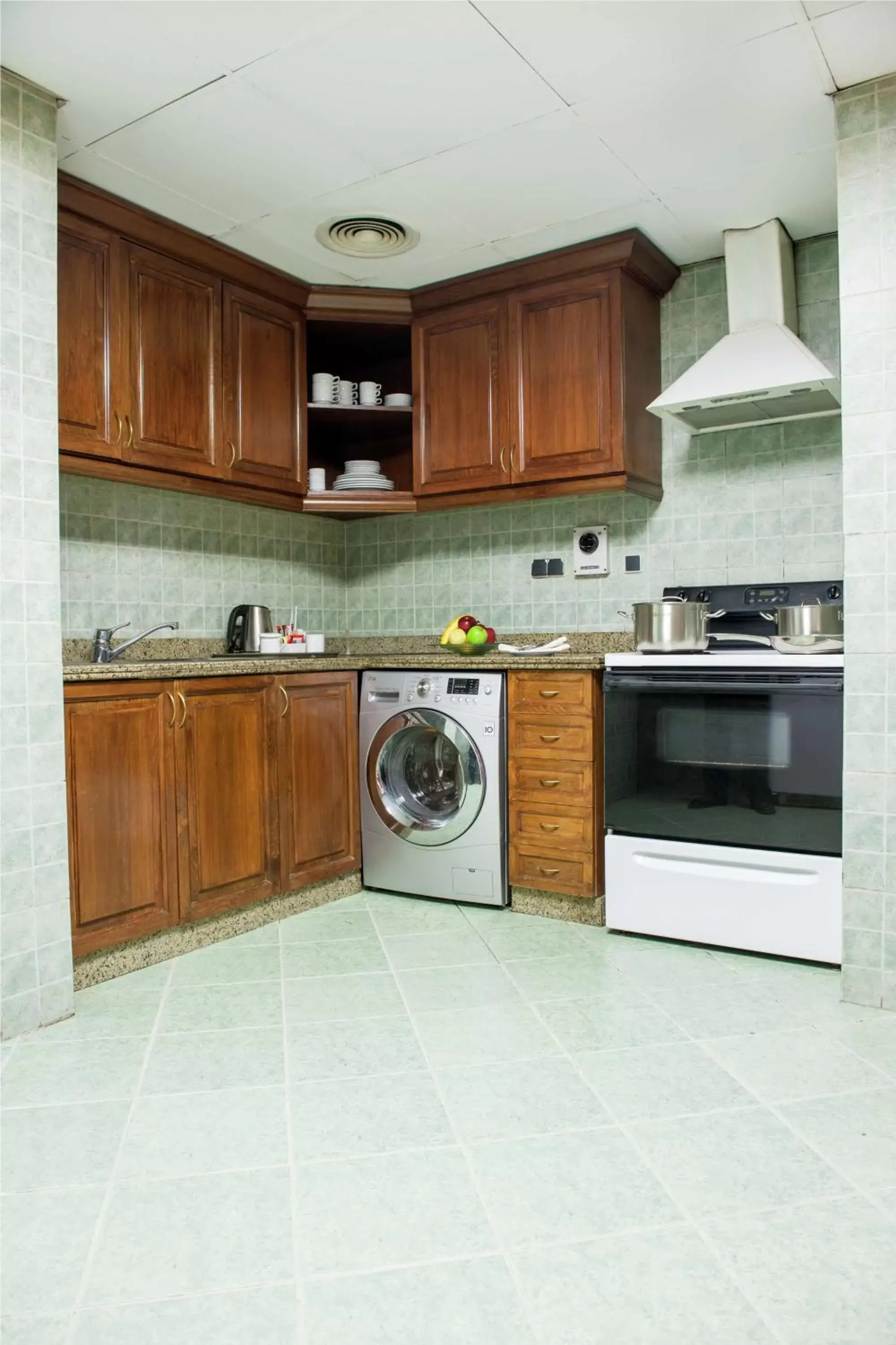 Kitchen or kitchenette, Kitchen/Kitchenette in Hilton Cairo Zamalek Residences