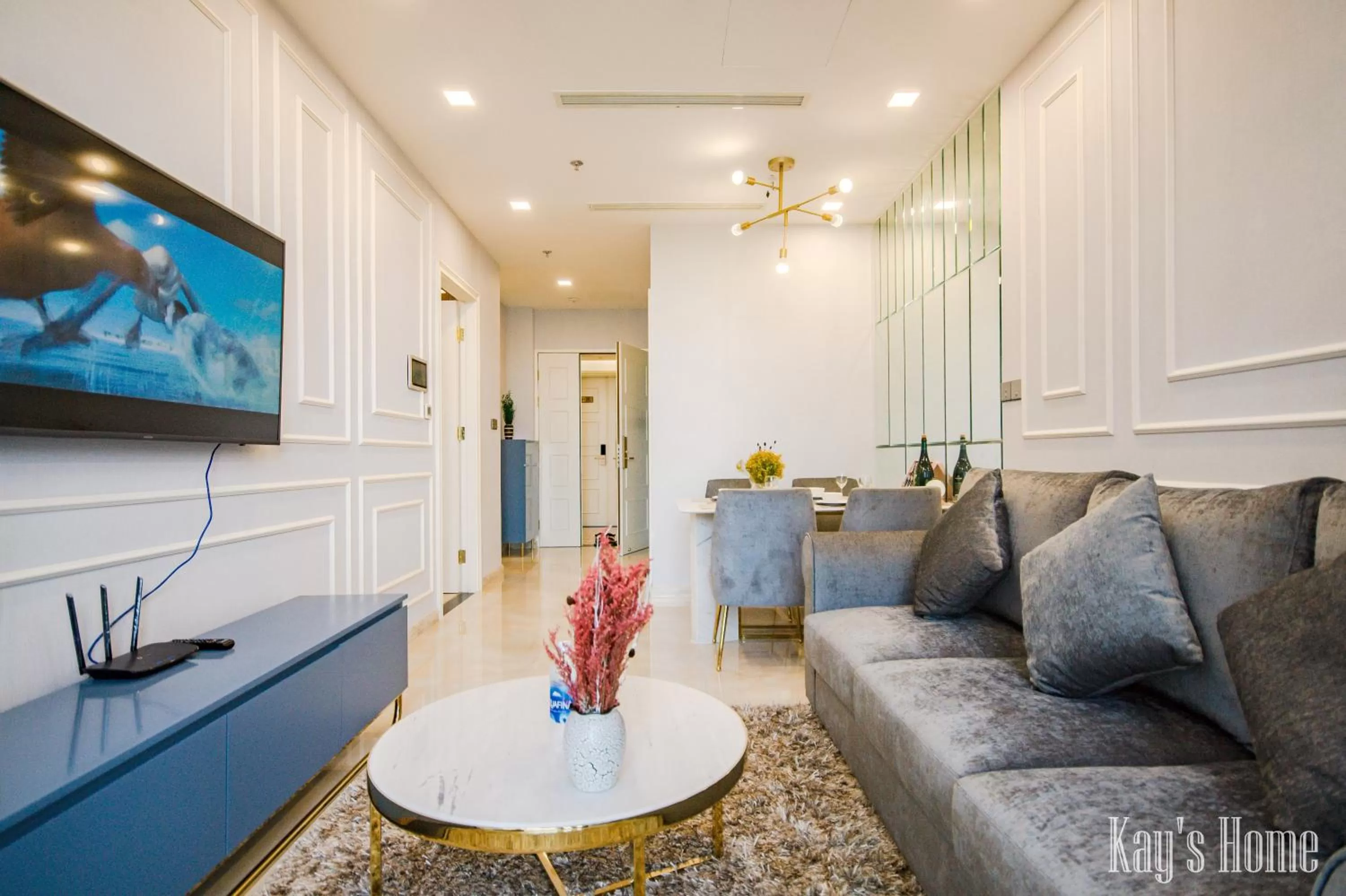 Communal lounge/ TV room, Seating Area in Vinhomes Central Park-Nice Homes