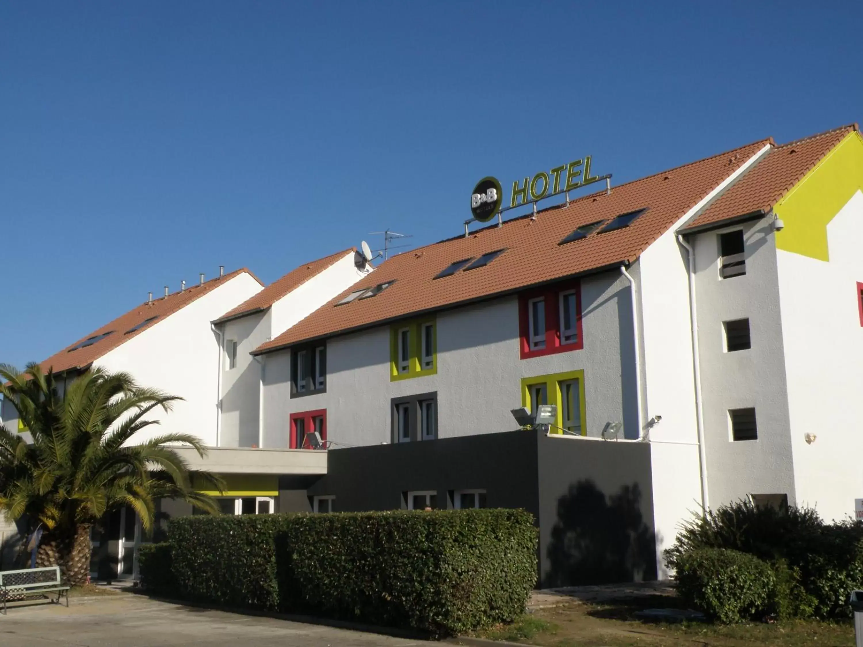 Facade/entrance, Property Building in B&B HOTEL PERPIGNAN Nord Aéroport