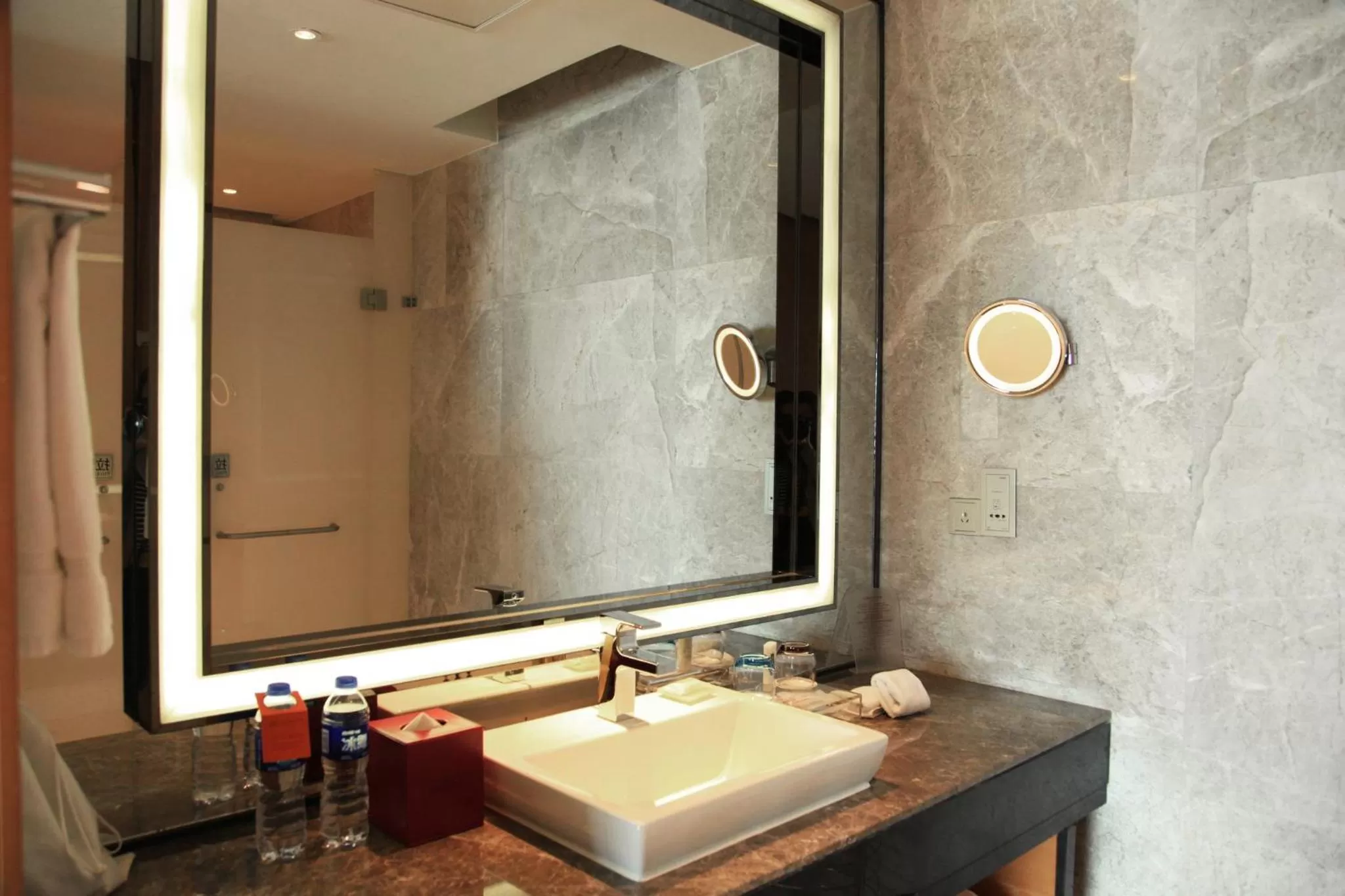 Bathroom in Crowne Plaza Yangzhou by IHG