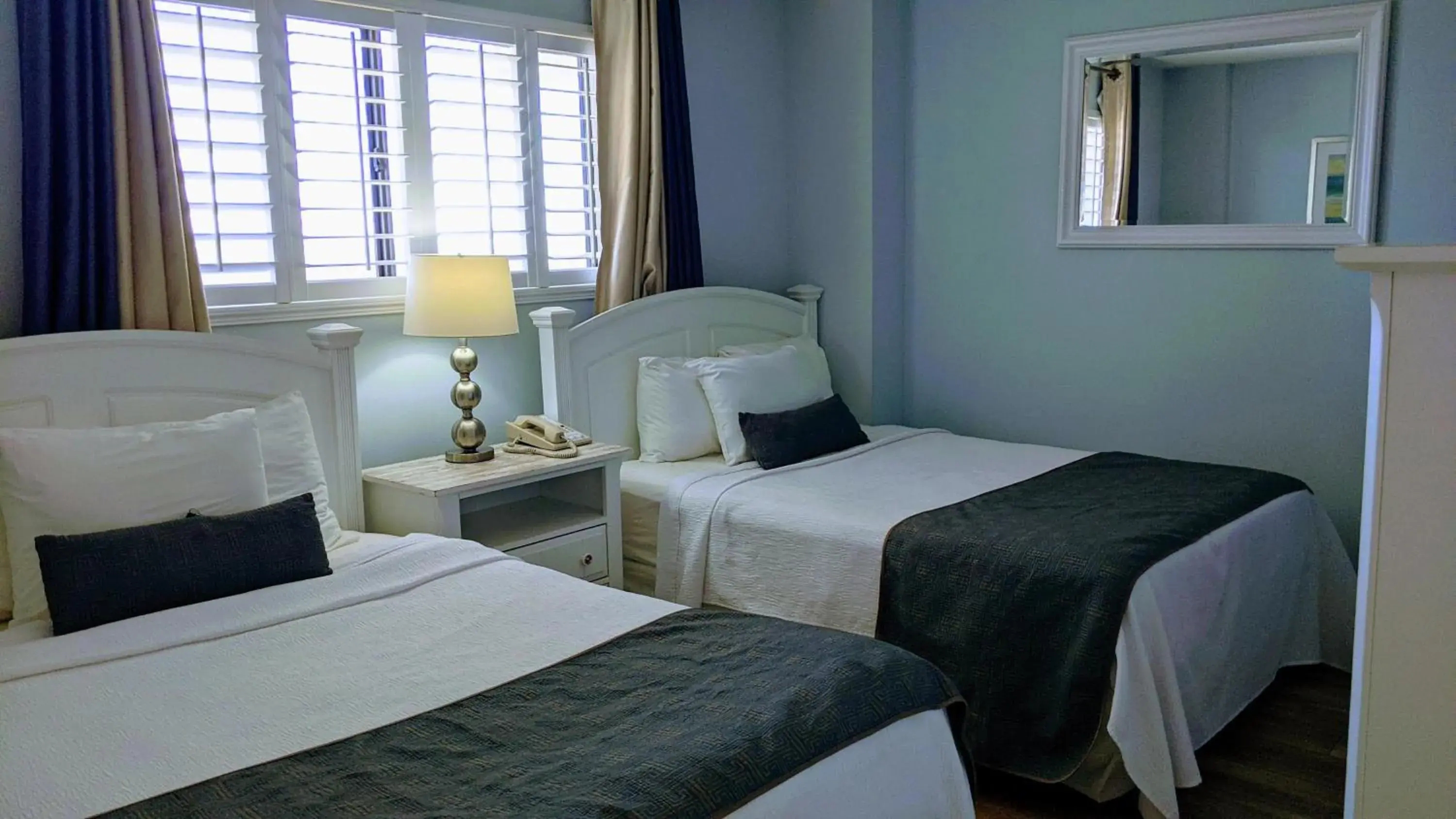 Bed in Shell Island Resort - All Oceanfront Suites Bed in Shell Island Resort - All Oceanfront Suites