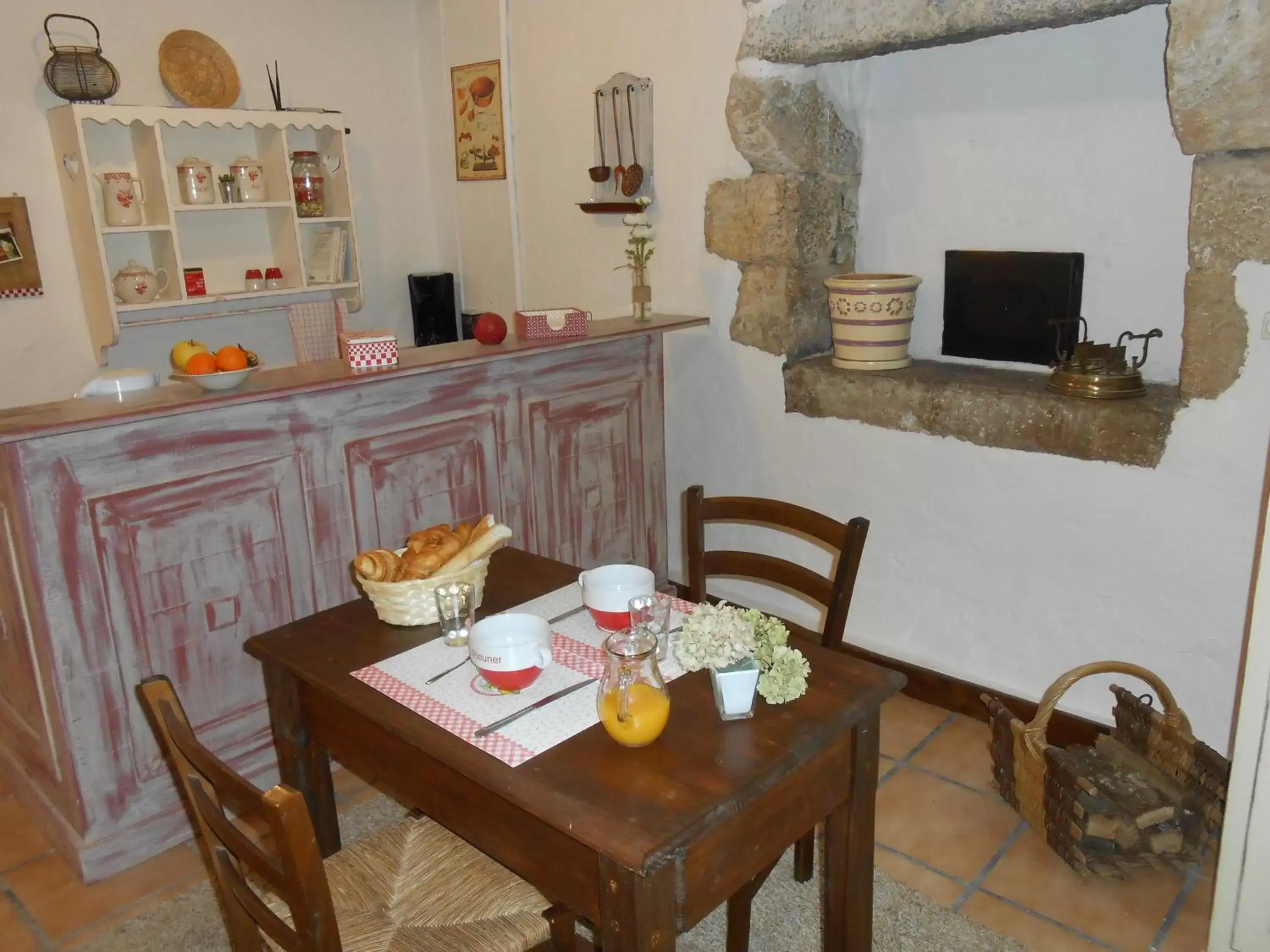 Dining Area in Chambre d'hotes Le Fourniou